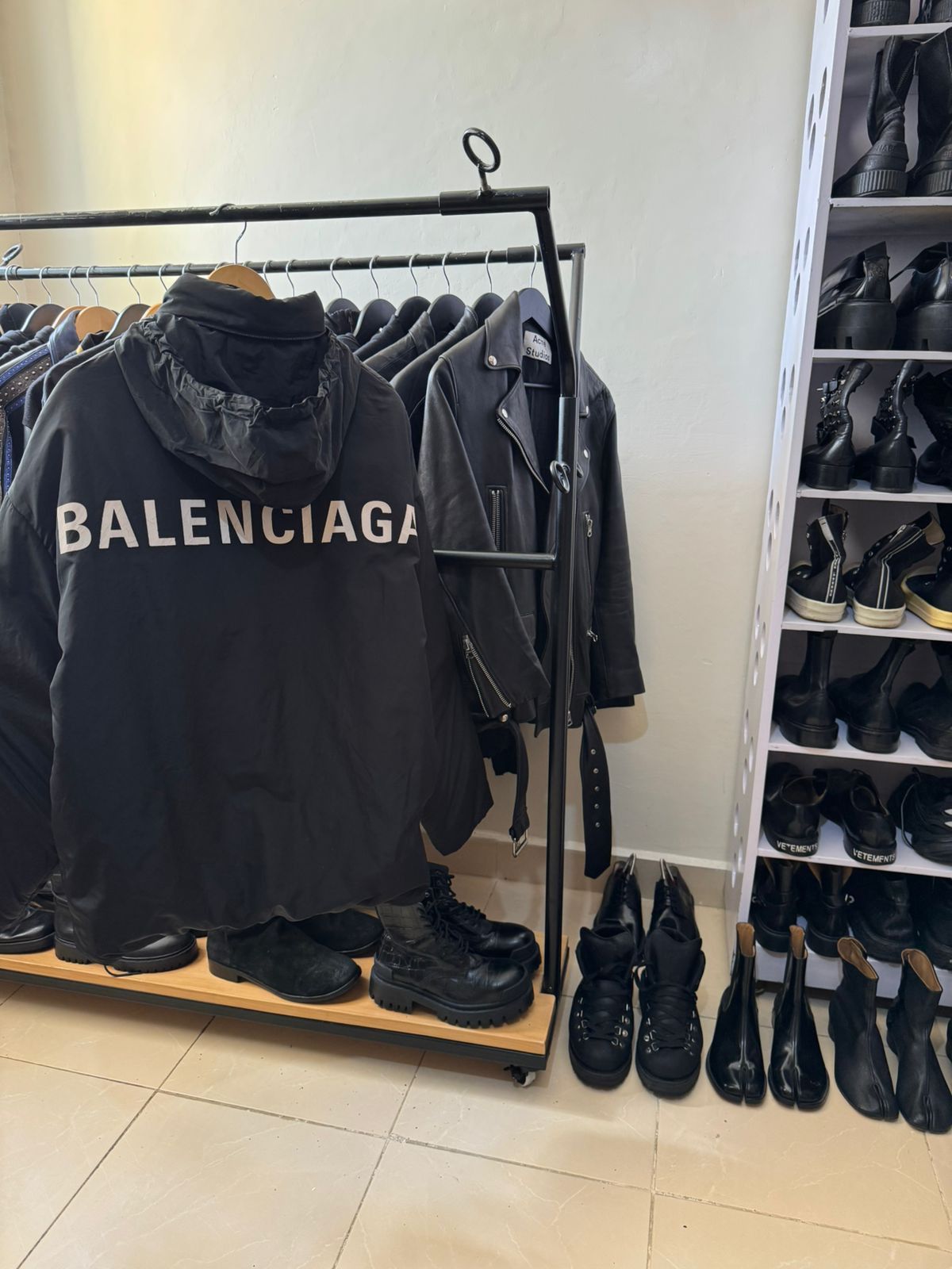 Balenciaga 🕷️💥 Balenciaga back logo jacket Size US M / EU 48-50 / 2 - 9 Thumbnail