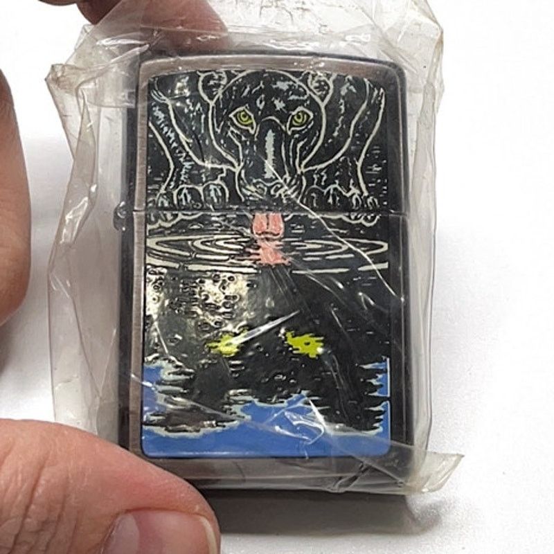 Zippo Vintage Zippo – Black Leopard Barrett Smythe – 1995 NIB Size ONE SIZE - 6 Thumbnail