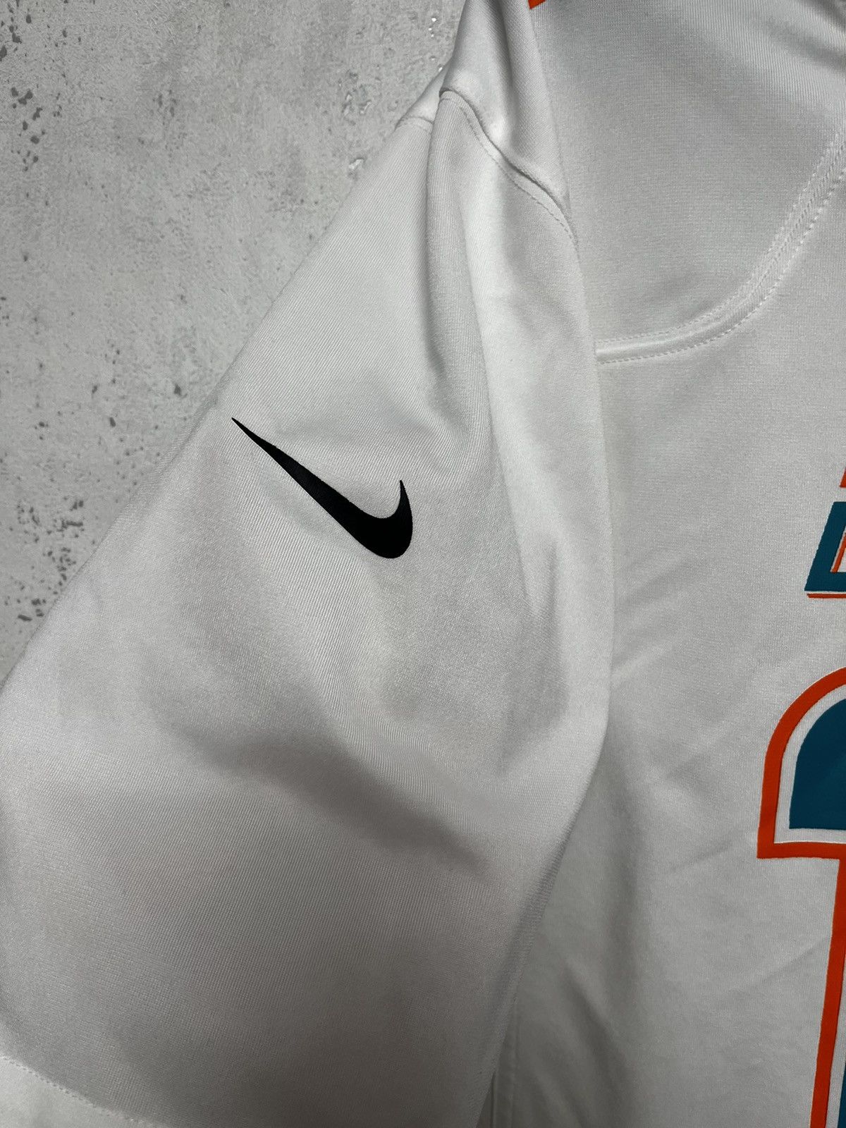 Nike Nike Miami Dolphins #10 NFL Jersey Size US L / EU 52-54 / 3 - 4 Thumbnail