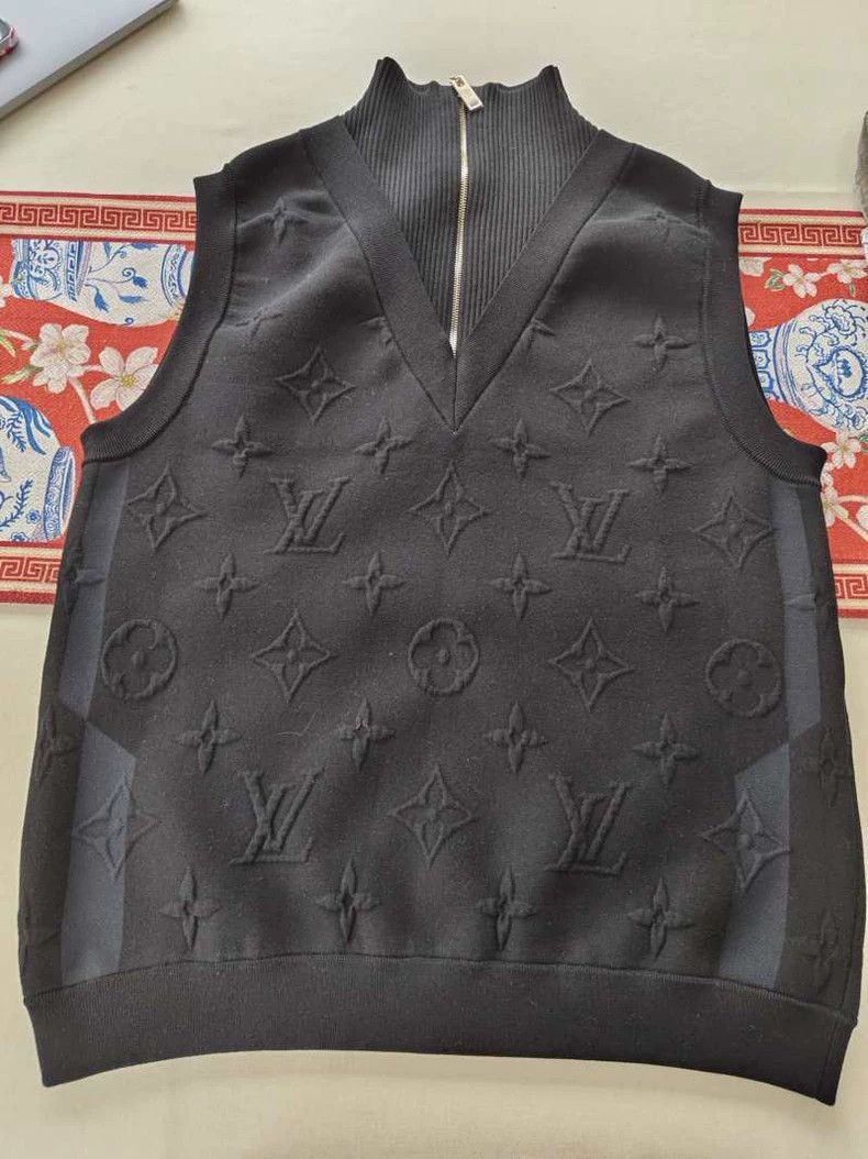 Louis Vuitton LV Monogram Embossed Sleeveless Vest - dmc Size US M / EU 48-50 / 2 - 1 Thumbnail