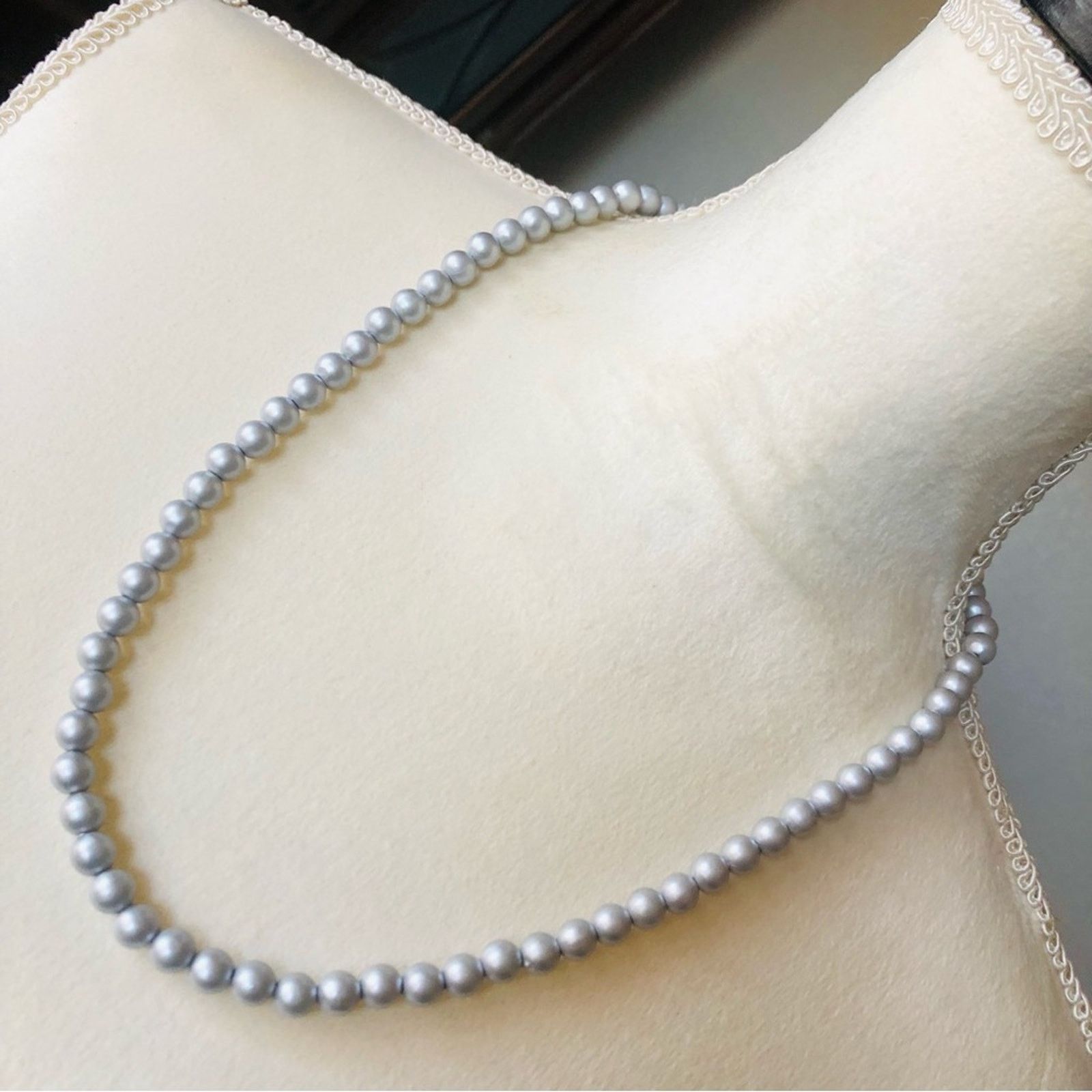 Vintage Vintage 70s-80s silver gray pearl bead necklace Size ONE SIZE - 1 Thumbnail