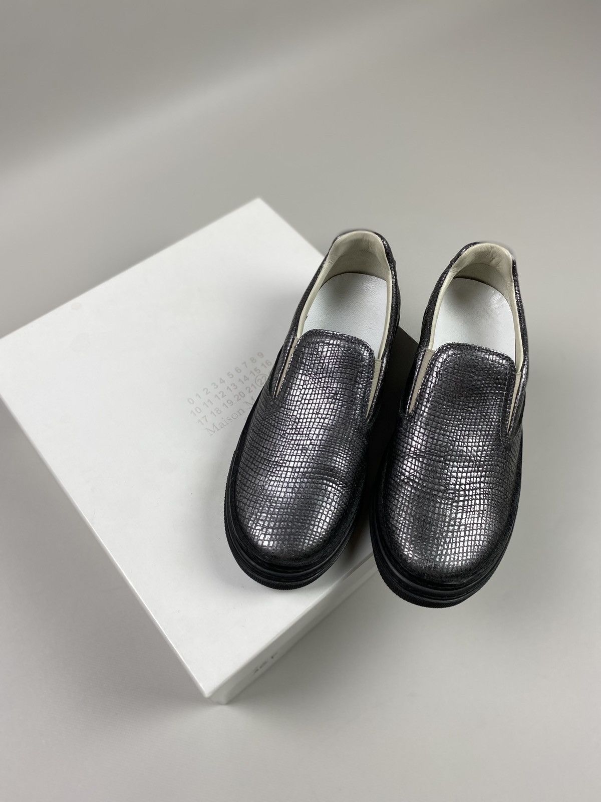 Maison Margiela New! Maison Margiela 22 ladies slip on shoes sneakers Size US 6 / IT 36 - 13 Thumbnail
