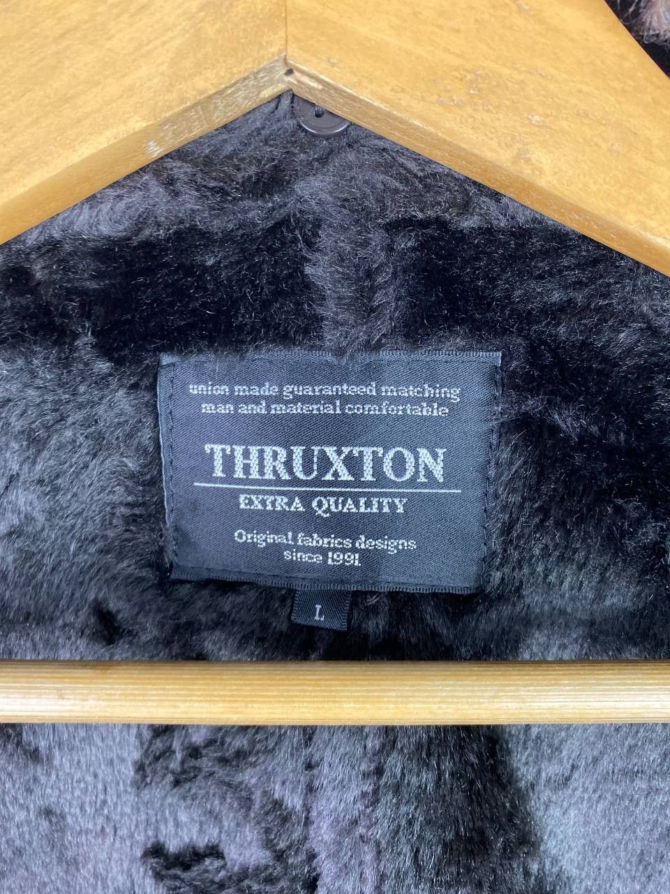 Japanese Brand thruxton japanese brands faux fur jacket very nice design Size US L / EU 52-54 / 3 - 7 Thumbnail