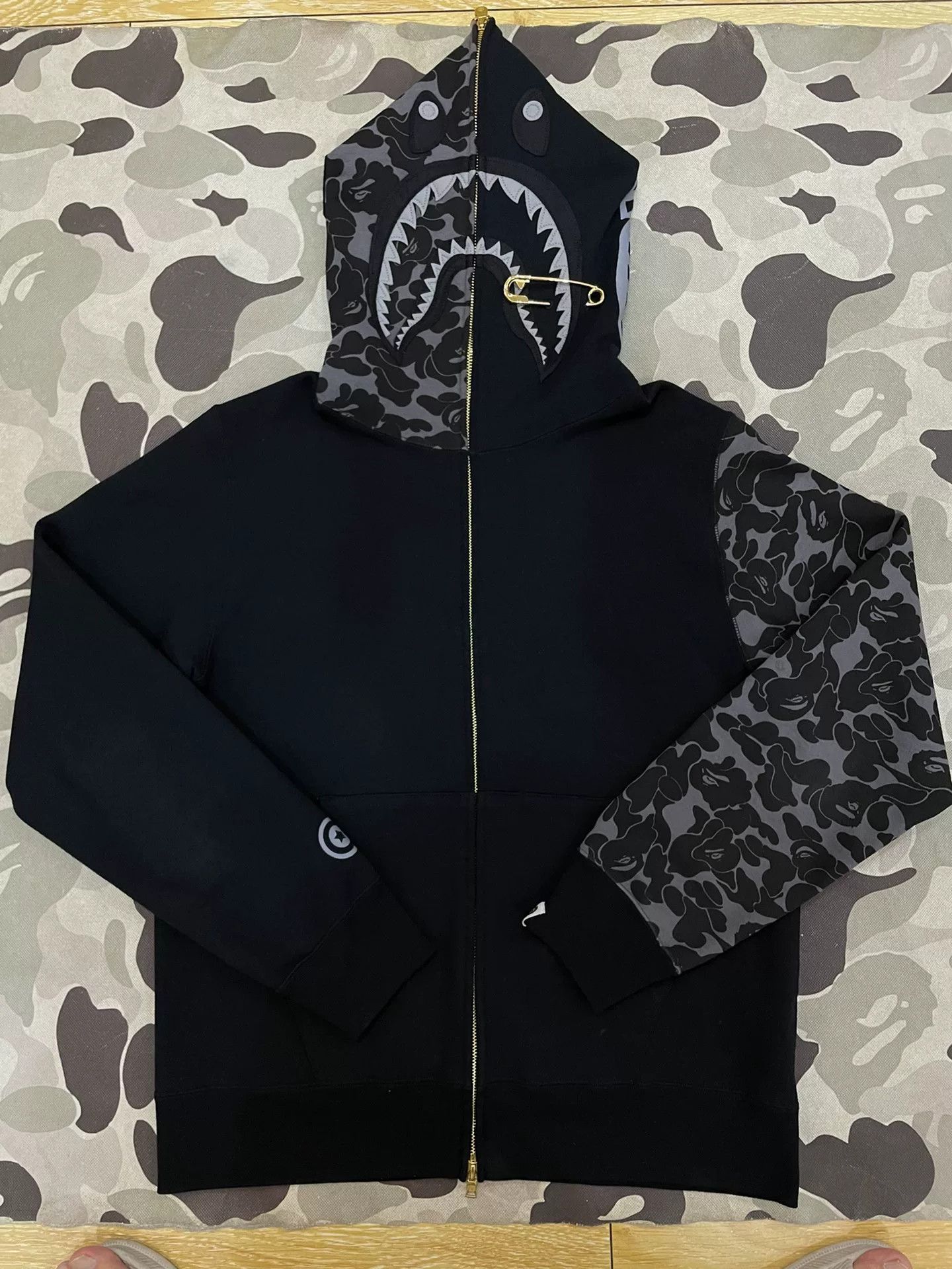 Bape Bape Shark Sweatshirt Pullover Size US XL / EU 56 / 4 - 1 Thumbnail