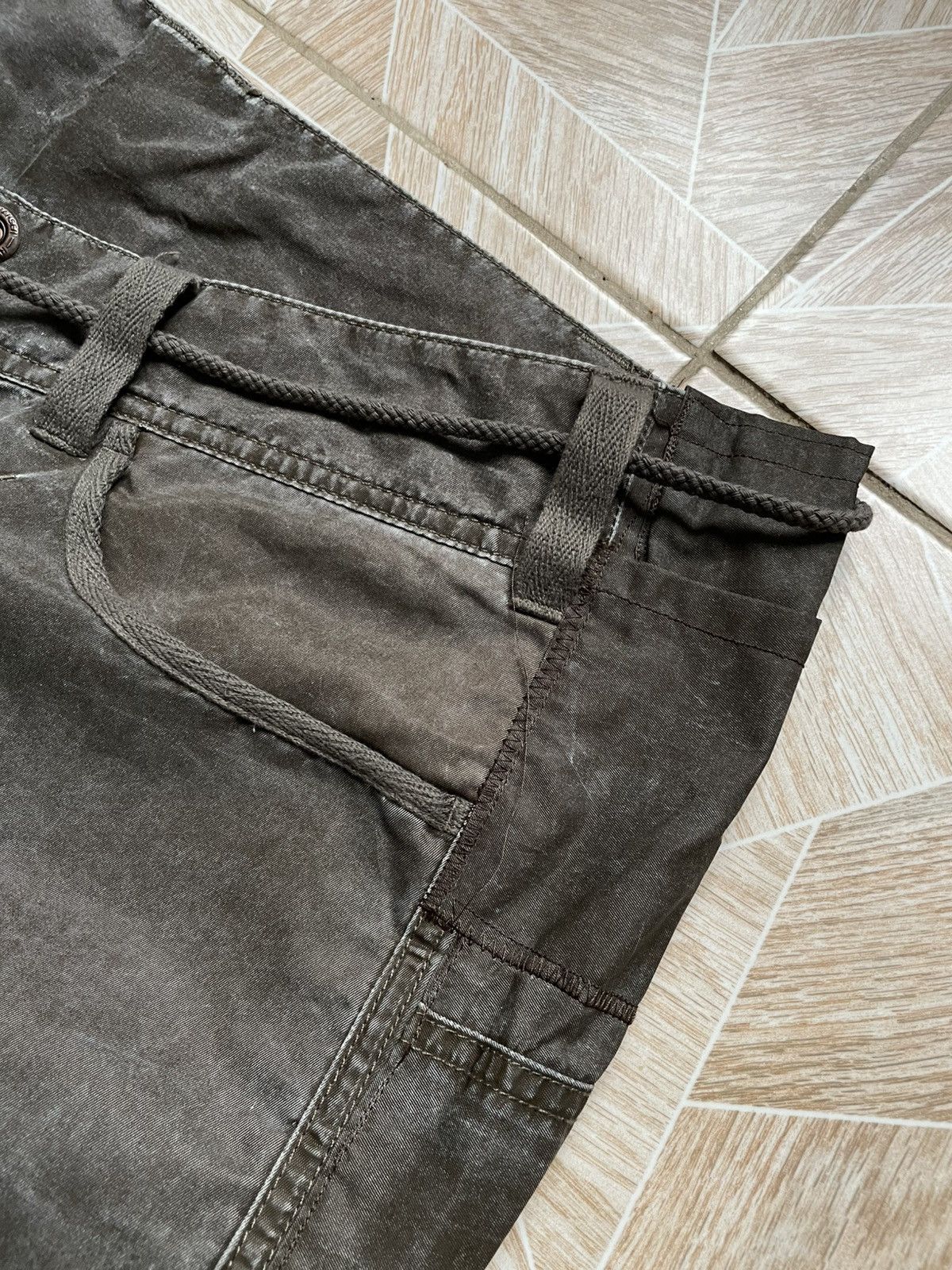 Helly Hansen Rare Helly Hansen Outdoor Nylon Distressed Nylon Pants 28 Size US 28 / EU 44 - 4 Thumbnail