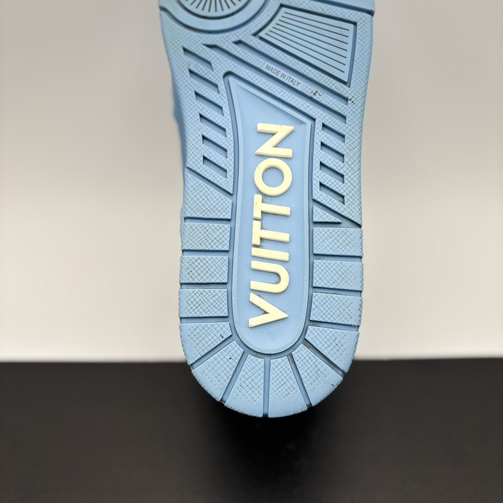 Louis Vuitton (10.5-11 US) - Louis Vuitton Trainer ' Sky Blue ' | GREAT! Size US 11 / EU 44 - 18 Thumbnail