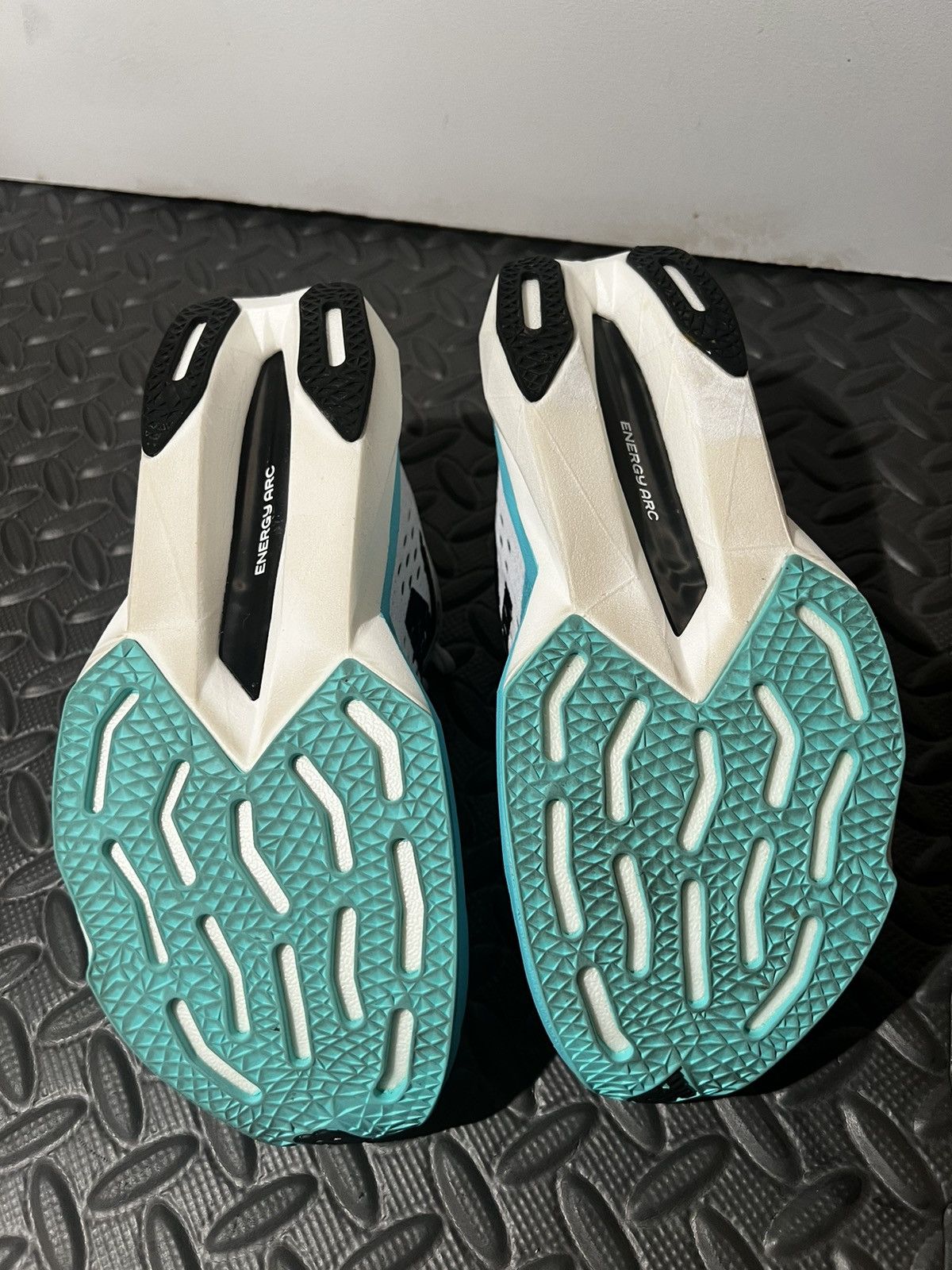 New Balance CLEAN New Balance FuelCell SuperComp Pacer v2 size 6 Womens Size US 6 / IT 36 - 7 Thumbnail