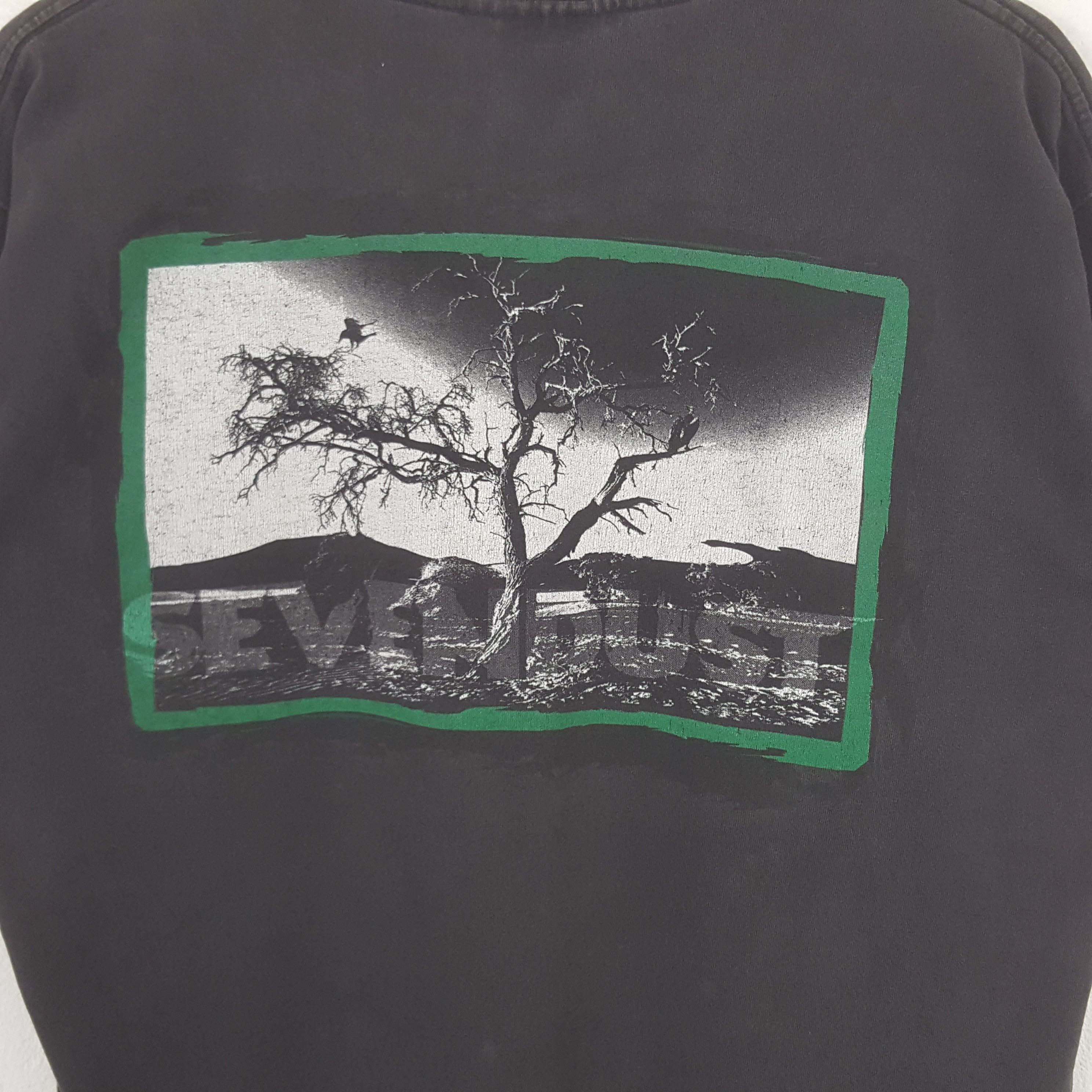 Band Tees Vintage Sevendust American Rock Band Tshirt RR4 Size US L / EU 52-54 / 3 - 4 Thumbnail