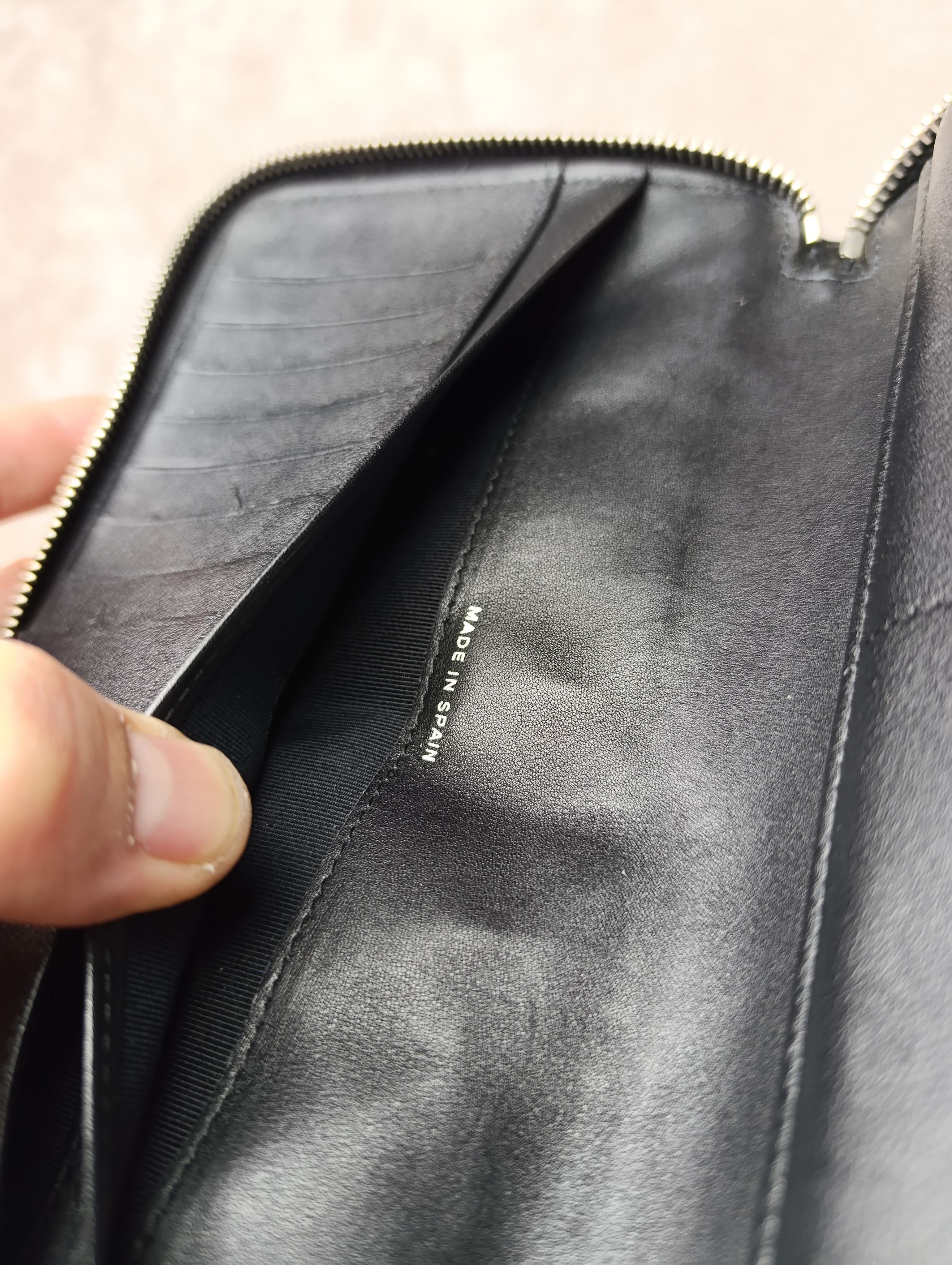 Chanel CHANEL BLACK QUILTED PATENT LEATHER CC ZIP ORGANIZER WALLET Size ONE SIZE - 20 Thumbnail