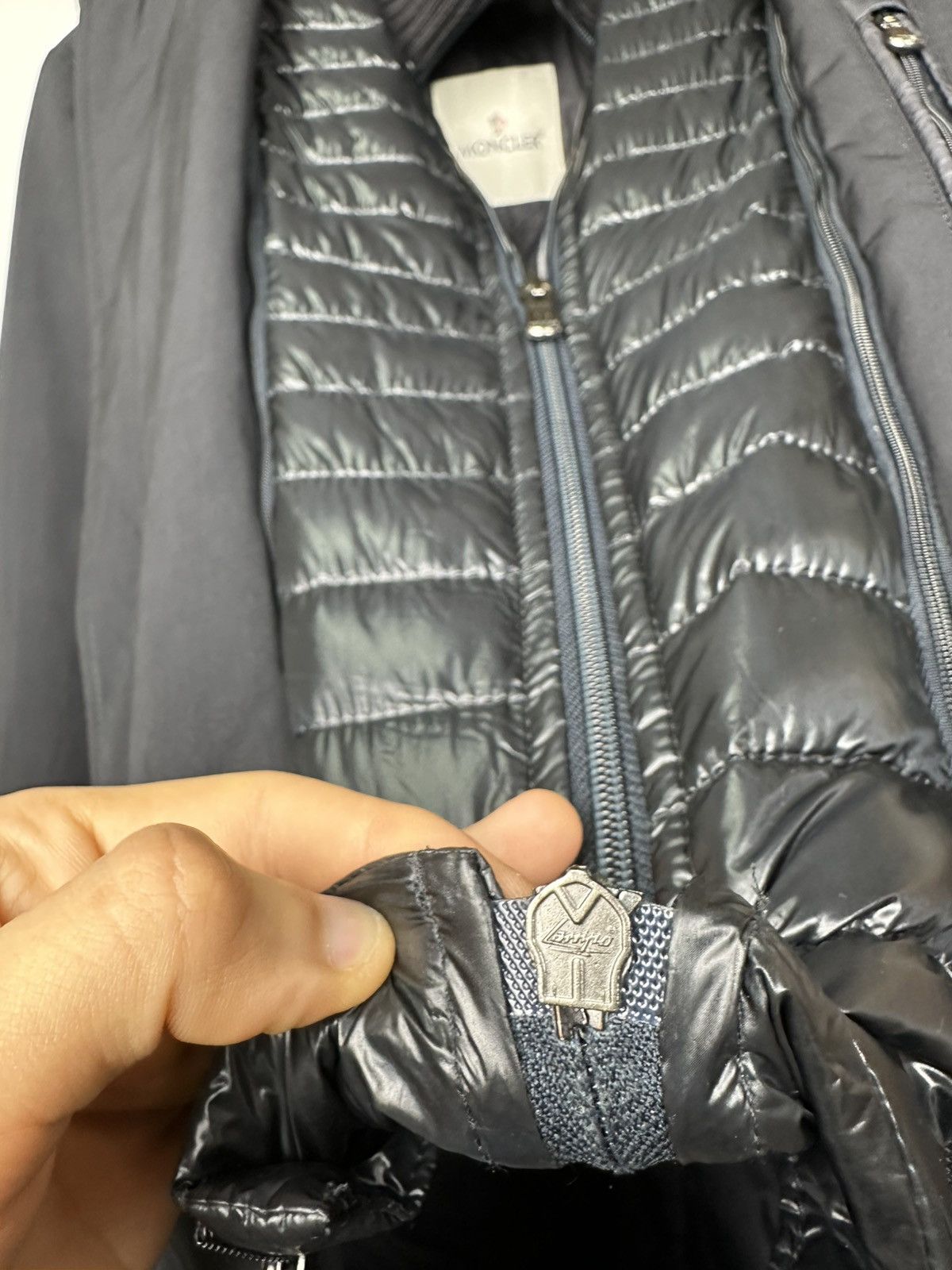 Moncler Moncler Lesparre Giubbotto Men’s Jacket Down Dark Blue 3 Sz Size US L / EU 52-54 / 3 - 21 Thumbnail