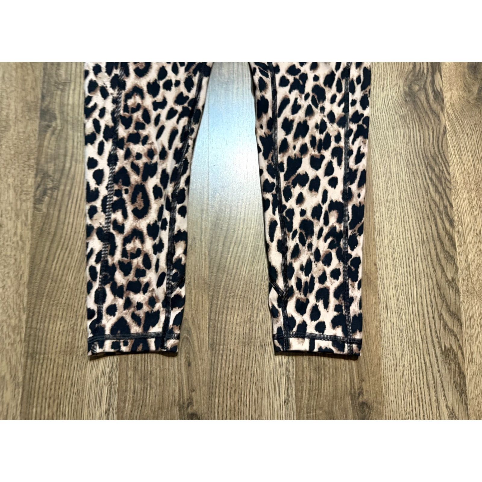 Victoria's Secret Victoria's Secret Leggings Women's Size 8 Black Cheetah Print Ankle Pants Size 30" / US 8 / IT 44 - 3 Thumbnail