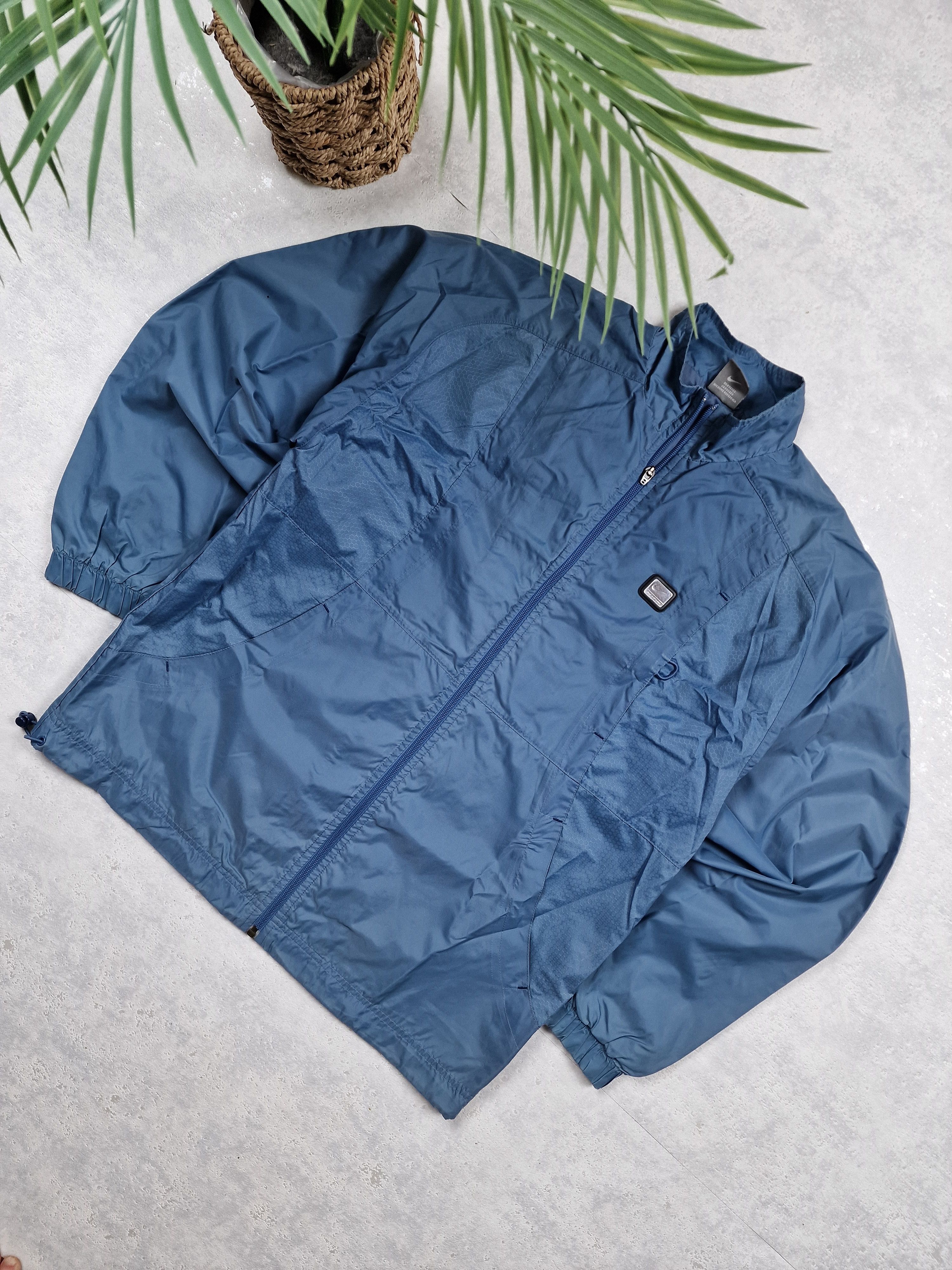 Nike × Vintage 00s Nike Retro Logo Vintage Y2K Oversized Nylon Retro Jacket Size US S / EU 44-46 / 1 - 4 Thumbnail