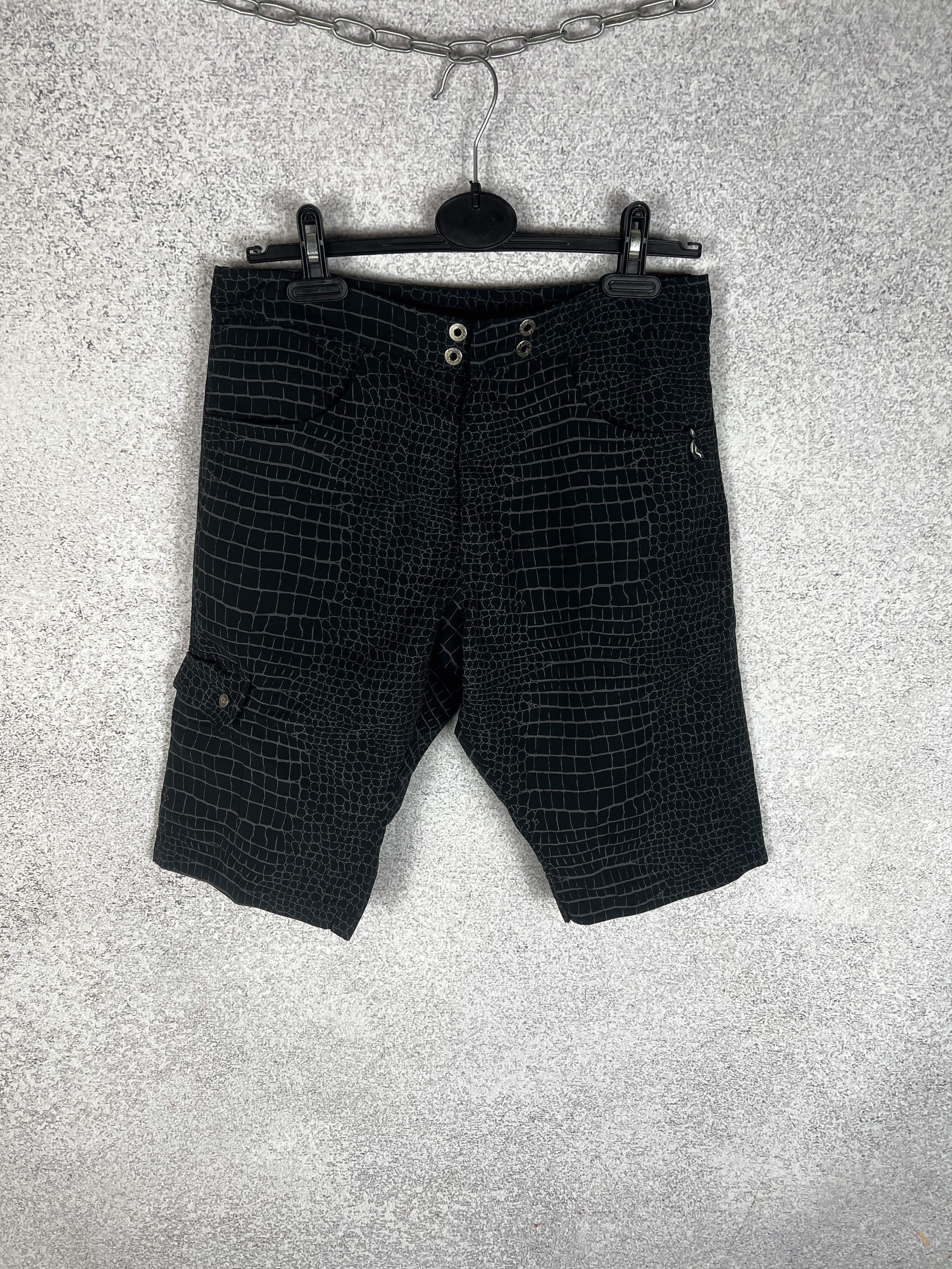 Versace Vinatge Versace Versus Crocodile Skin Swimming Shorts Size US 30 / EU 46 - 1 Thumbnail