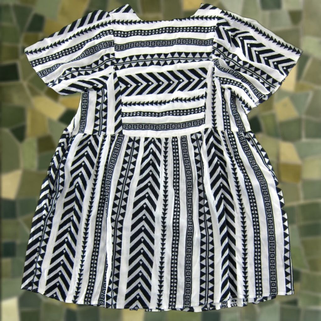 Old Navy VINTAGE Old Navy Blue White V-Neck Short Sleeve Cotton Pocket Empire Waist Smock Dress XL Size 40" / US 18 - 1 Thumbnail