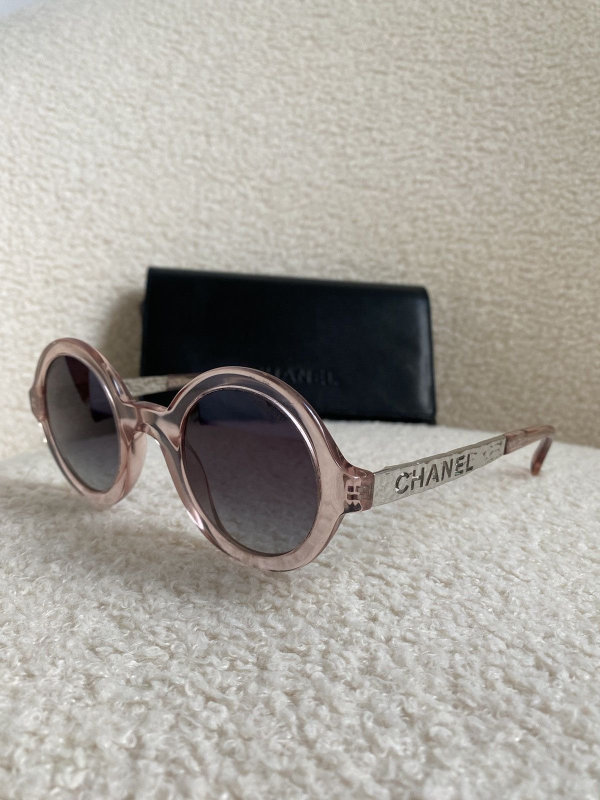 Chanel × Designer Chanel 5441 metal logo sunglasses clear  display picture 2