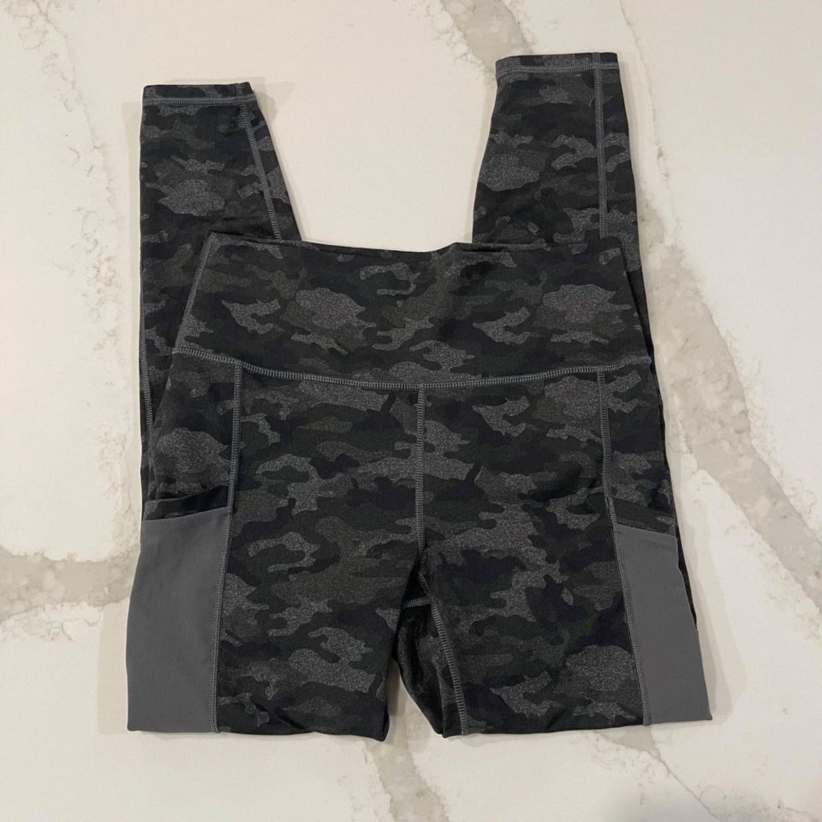 Fabletics Fabletics On-The-Go PowerHold Legging Camo Women’s Small Size 27" / US 4 / IT 40 - 3 Thumbnail