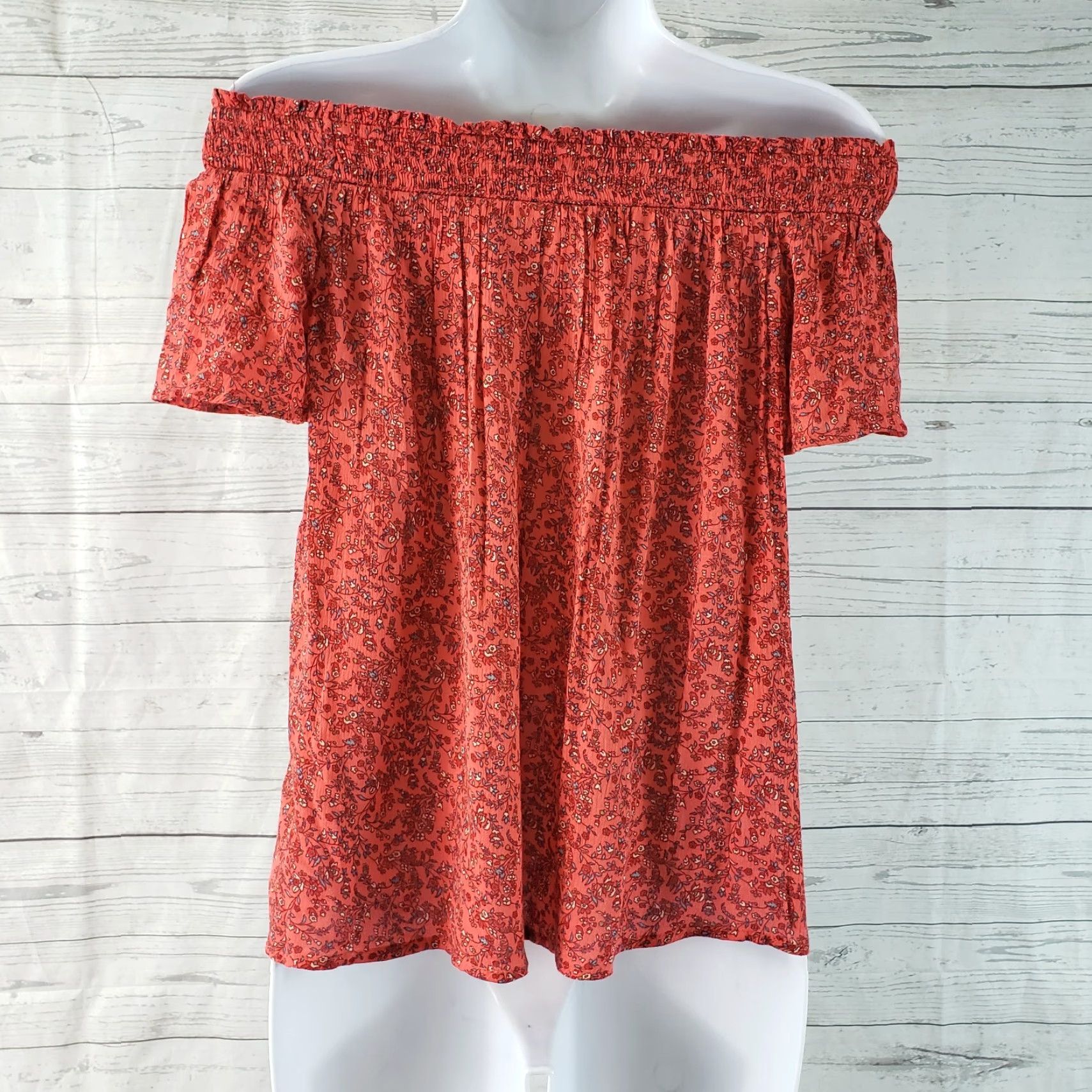 Old Navy **Red Floral Off the Shoulder Top Size XS Women's Rayon** User: Red Floral Off the Shoulder Top Size XS Women's Rayon Size XS / US 0-2 / IT 36-38 - 3 Thumbnail