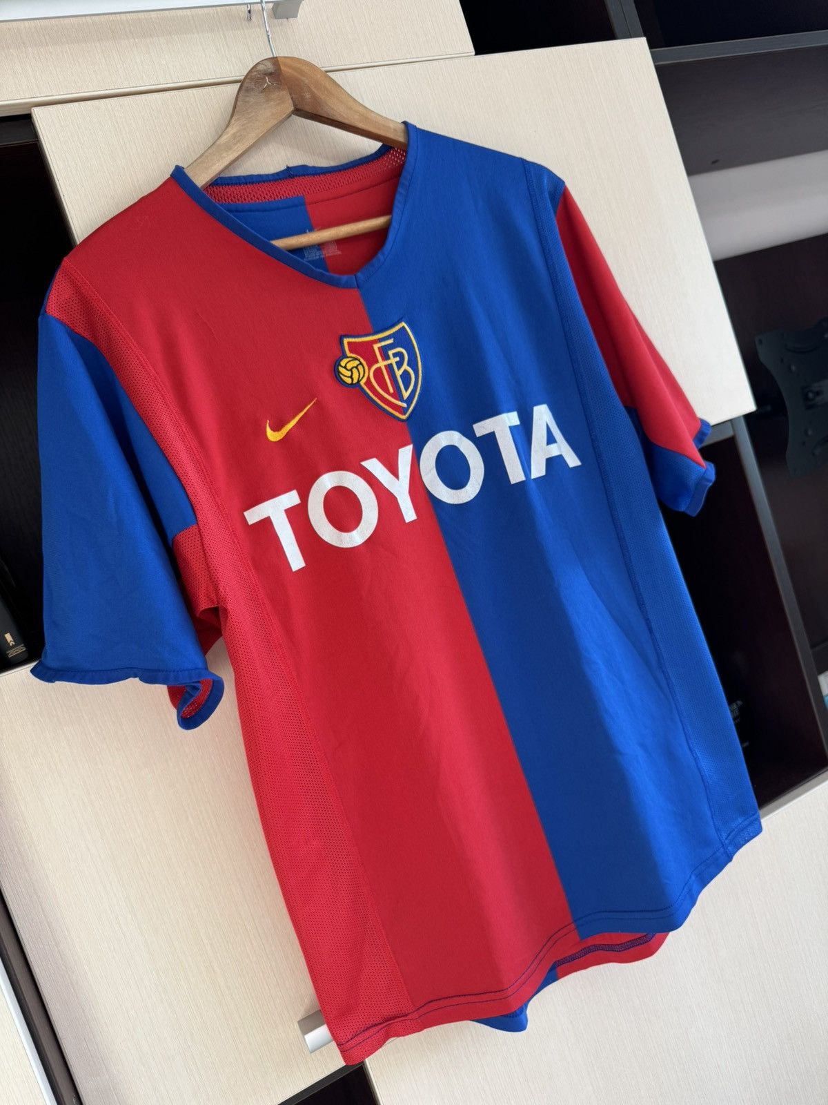 Nike Vintage Basel 2002-2004 Signed Home Soccer Jersey Kit Shirt Size US S / EU 44-46 / 1 - 6 Thumbnail
