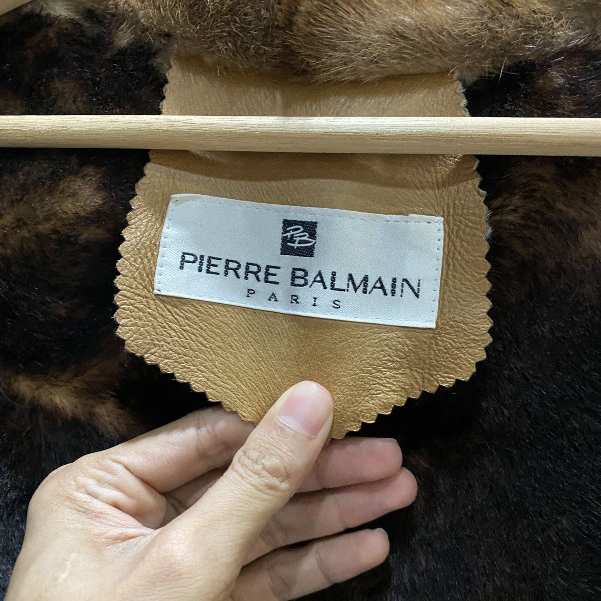Pierre Balmain Vintage 90s Pierre Balmain Shearling Fur Coat Jacket Size US M / EU 48-50 / 2 - 10 Thumbnail