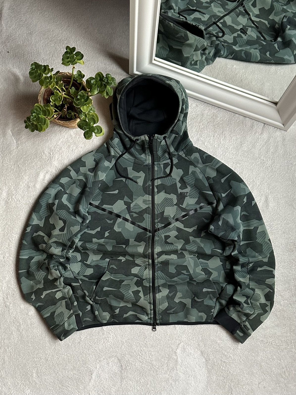 Nike Streetwear Vintage Nike Teech Fleece Camo Basic Logo Zip Hoodie Grailed