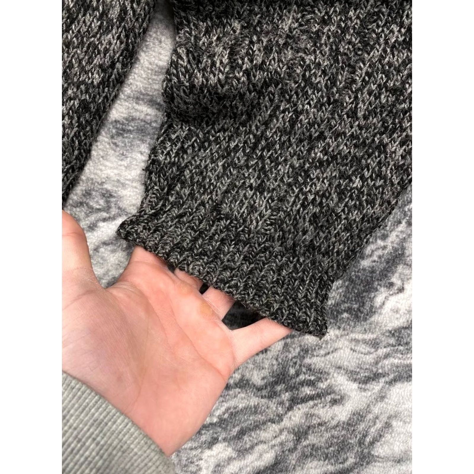Versace VINTAGE Versace Jeans Couture 1/4 Zip Ribbed Knit Sweater Men XL Gray Shirt Pullover Knit Wool Logo 1/4 Zip Winter Fall Mens XL Gray Size US XL / EU 56 / 4 - 4 Thumbnail