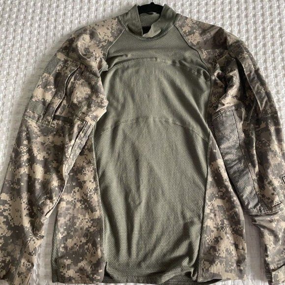Military Massif Mountain GearHalo Army Combat Shirt/Size S Grailed