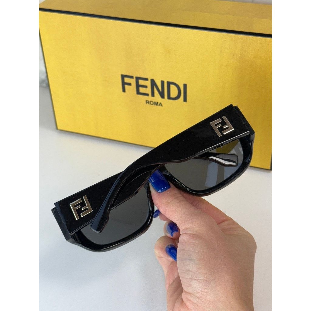 Fendi NEW Fendi FE40117I Black Wrap Shield Sunglasses Size ONE SIZE - 3 Thumbnail