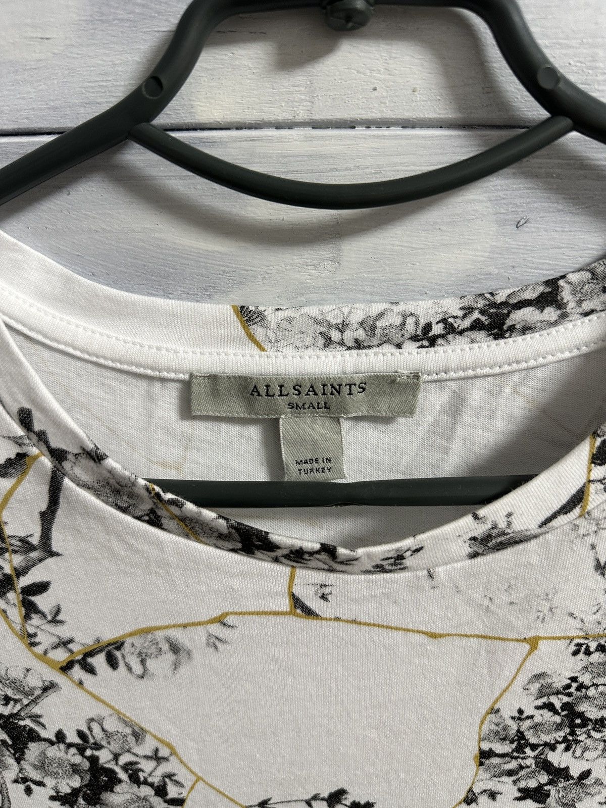 Allsaints Rare Luxury T-Shirt AllSaints 01.11-94 Flowers Skull Logo Size S / US 4 / IT 40 - 8 Thumbnail