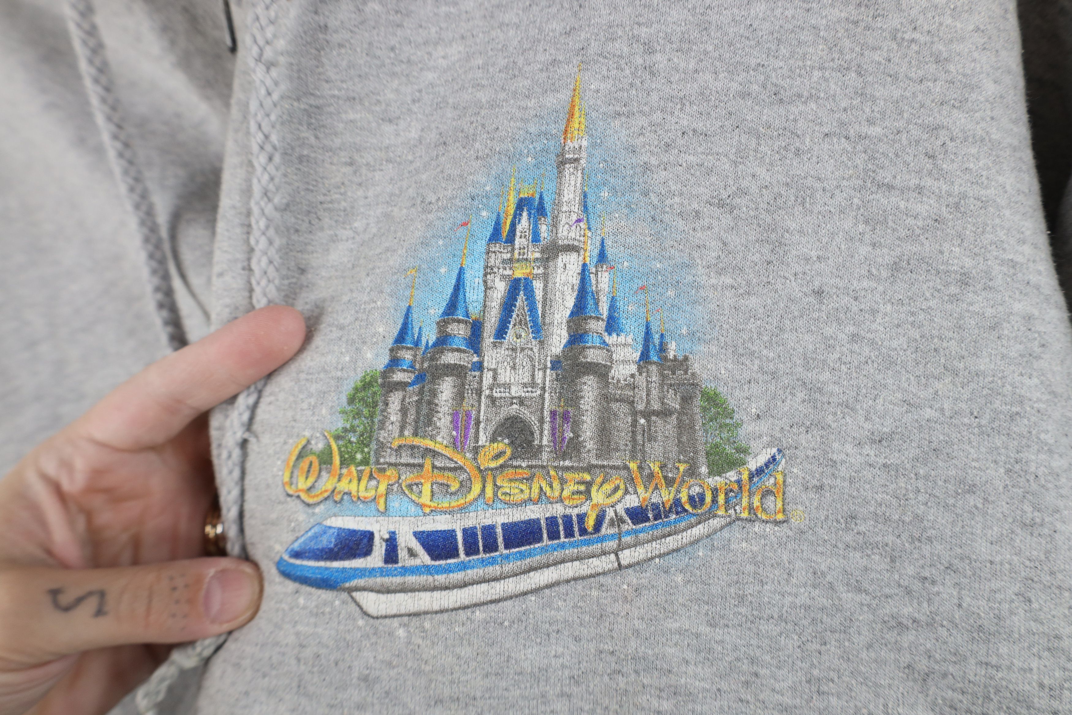 Vintage Vintage Y2K Walt Disney World Spell Out Full Zip Hoodie Size US M / EU 48-50 / 2 - 4 Thumbnail