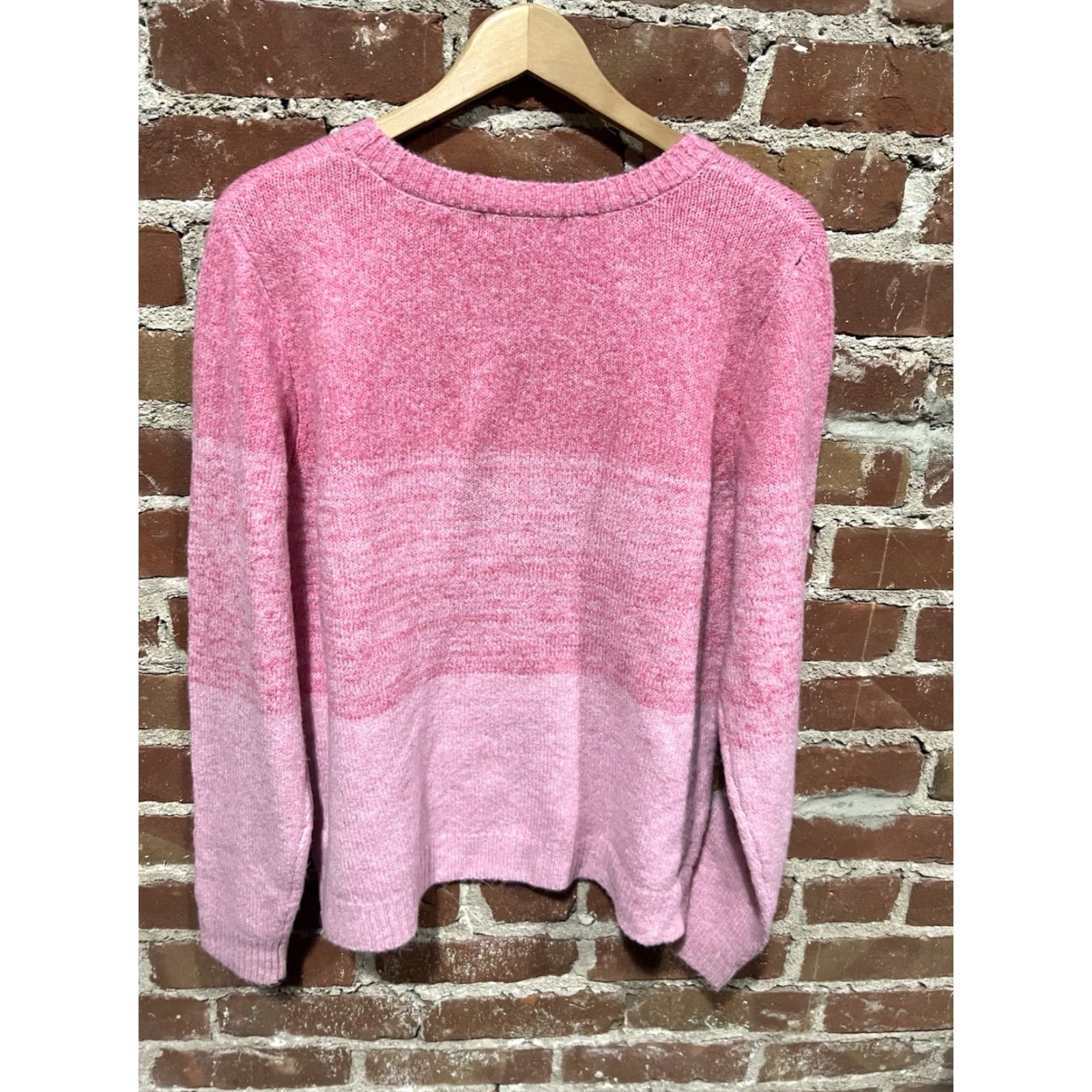 Vintage Cupcakes and Cashmere Women Heart Sweater L Pink Crew Neck Pullover Knit Long Sleeve, Regular, Adult Womens Size L / US 10 / IT 46 - 3 Thumbnail