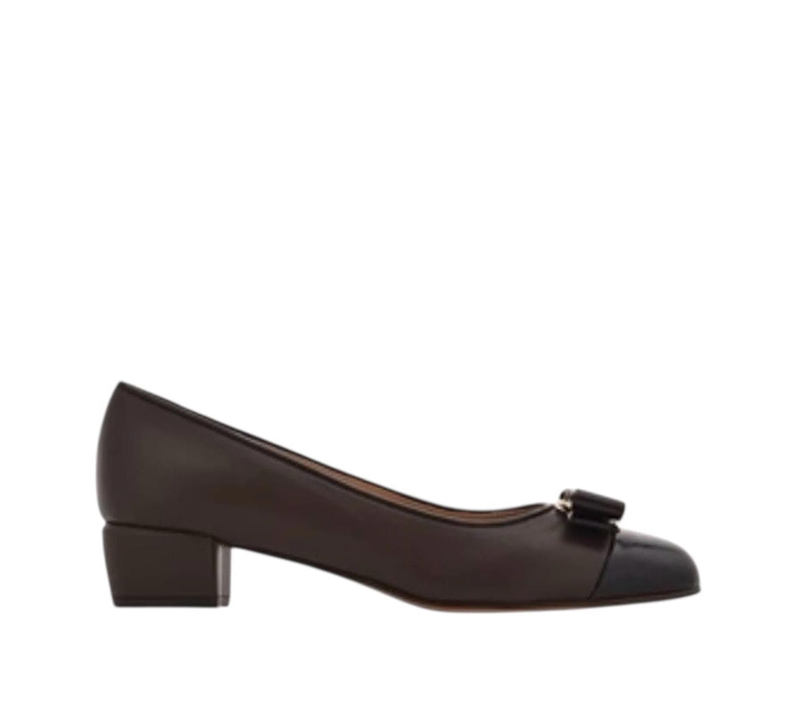 Salvatore Ferragamo Ferragamo Vara Bow Leather Pumps Size US 5 / IT 35 - 1 Thumbnail