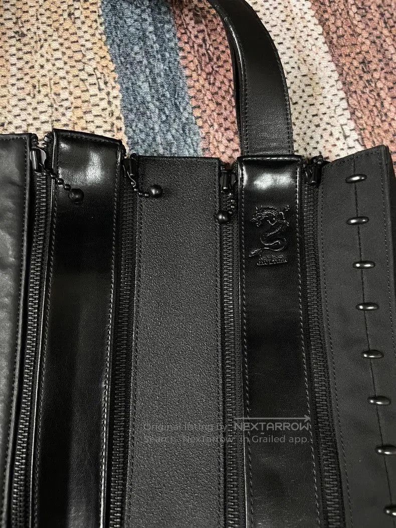 Jean Paul Gaultier Jean Paul GAULTIER Black Dragon pattern crossbody bag. Size ONE SIZE - 8 Thumbnail