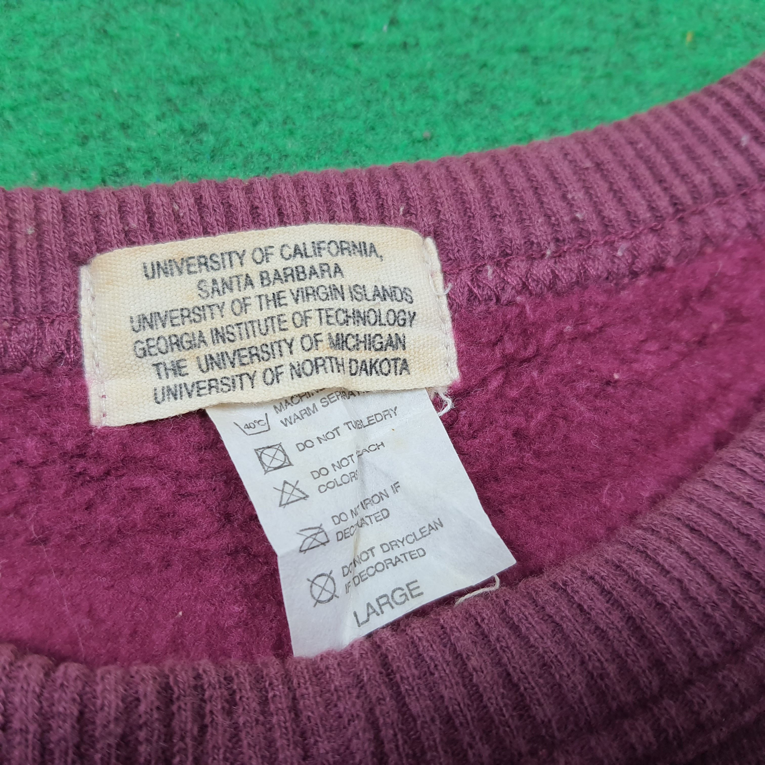 Vintage Vintage University of California Fighting Sioux C286N14 Size US L / EU 52-54 / 3 - 5 Thumbnail