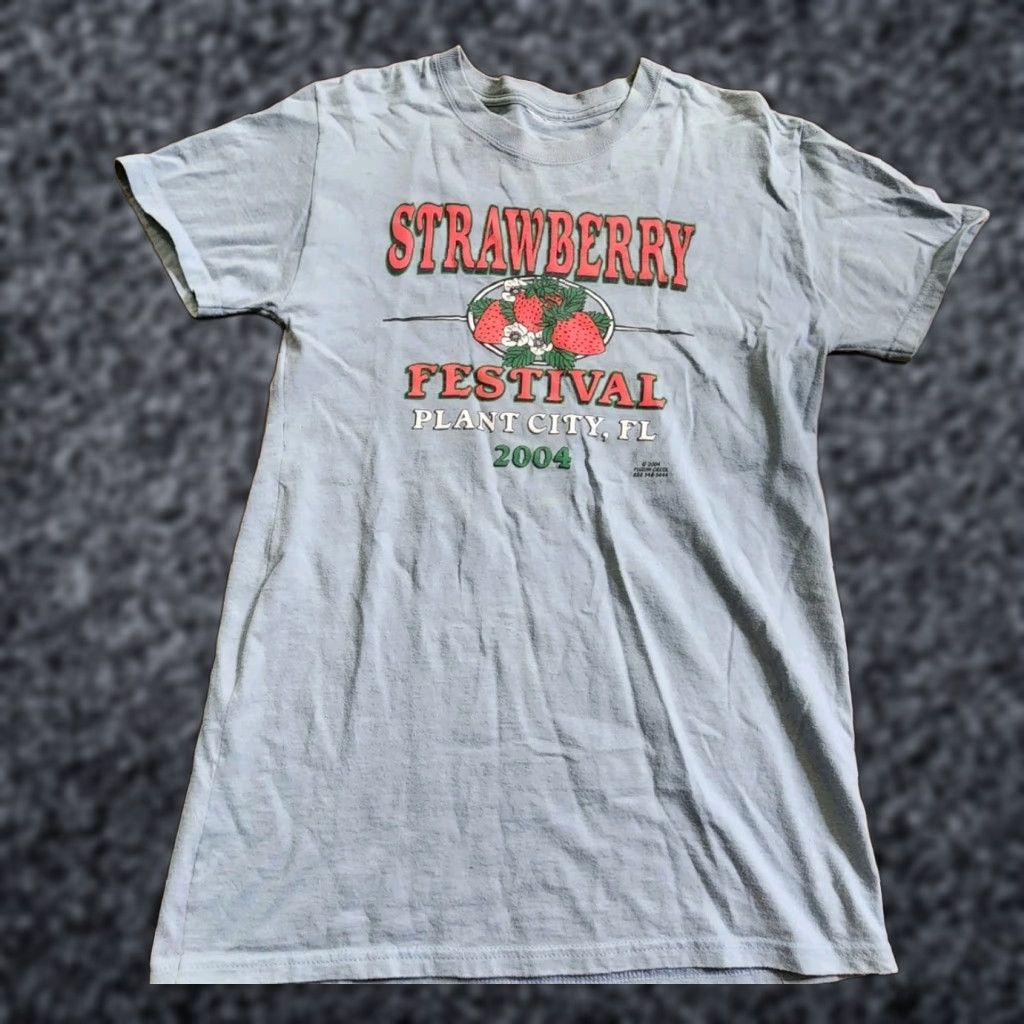 Vintage VINTAGE Mens S Strawberry Festival Plant City FL 2004 T Shirt Distressed Size US S / EU 44-46 / 1 - 1 Thumbnail