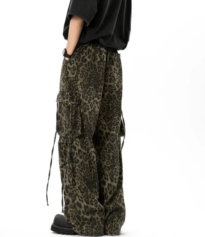 Japanese Brand Streetwear Leopard Baggy Stacked Cargo Jeans Size US 34 / EU 50 - 2 Thumbnail