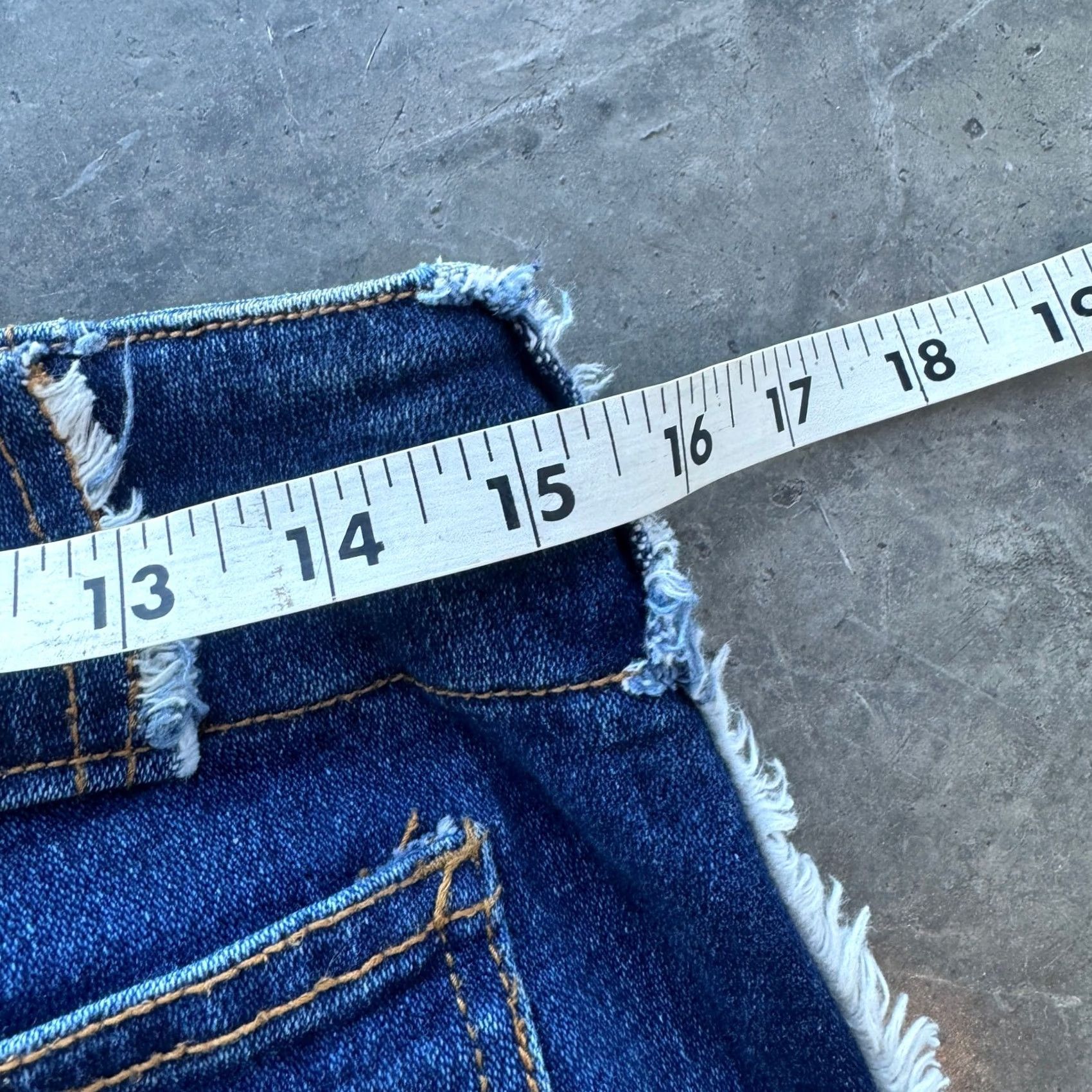 Swatch VINTAGE Y2K Watch La Dark Wash Raw Hem Wide Leg Flare Denim Jeans Women’s 29 Women’s Jeans 29 Blue Flared Wide Leg Denim Jeans Mens Womens Size 29" - 3 Thumbnail