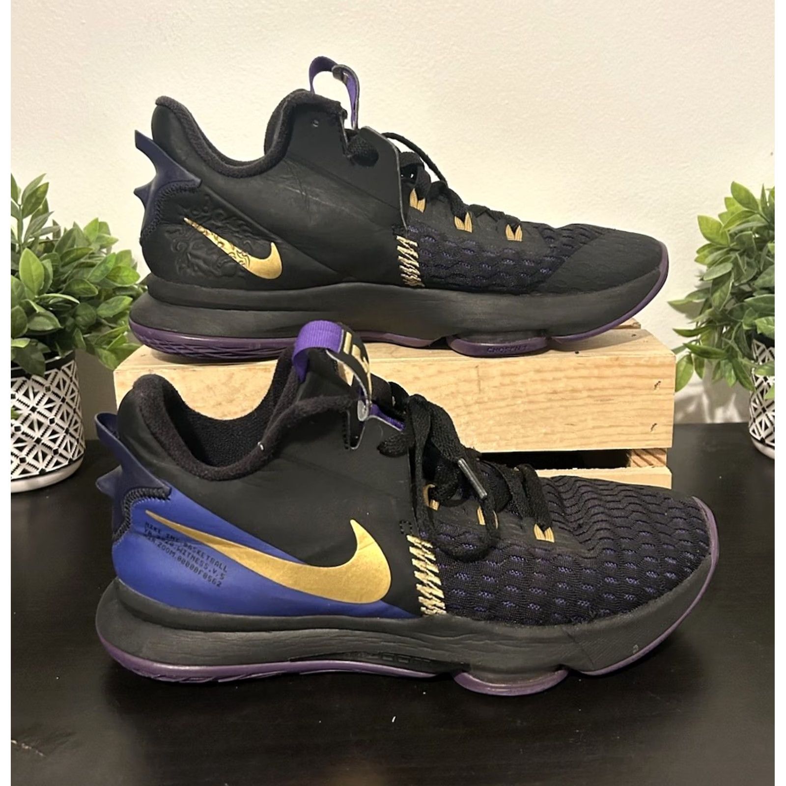 Nike Nike LeBron Witness V-Fierce Purple/Metallic Gold Sneaker CQ9380-003 Men's High Top Size 10 Black Leather Basketball Athletic Shoes Size US 9 / EU 42 - 2 Thumbnail