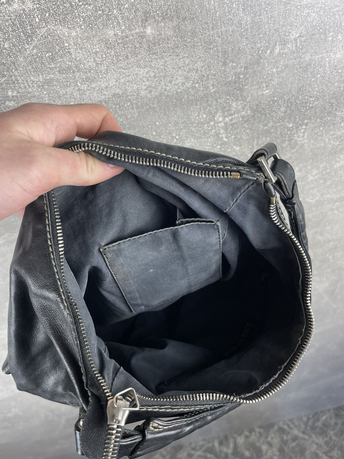 Vintage Avant Garde Vintage Coccinelle Leather Shoulder Bag Black Size ONE SIZE - 10 Thumbnail