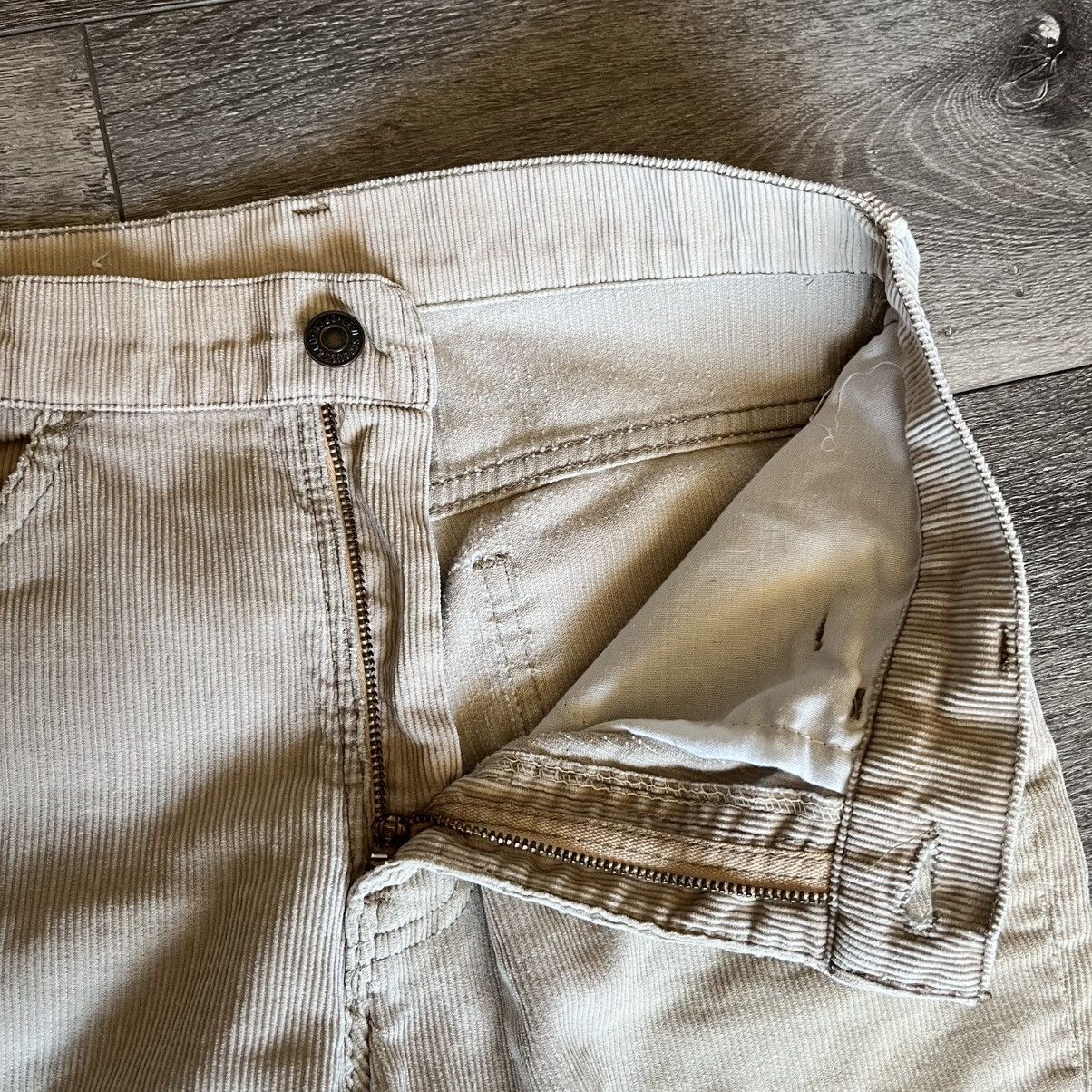 Levi's Vintage 1970s Levi’s Corduroy Bell Bottom Flare Jeans 27x28 Size US 27 - 9 Thumbnail