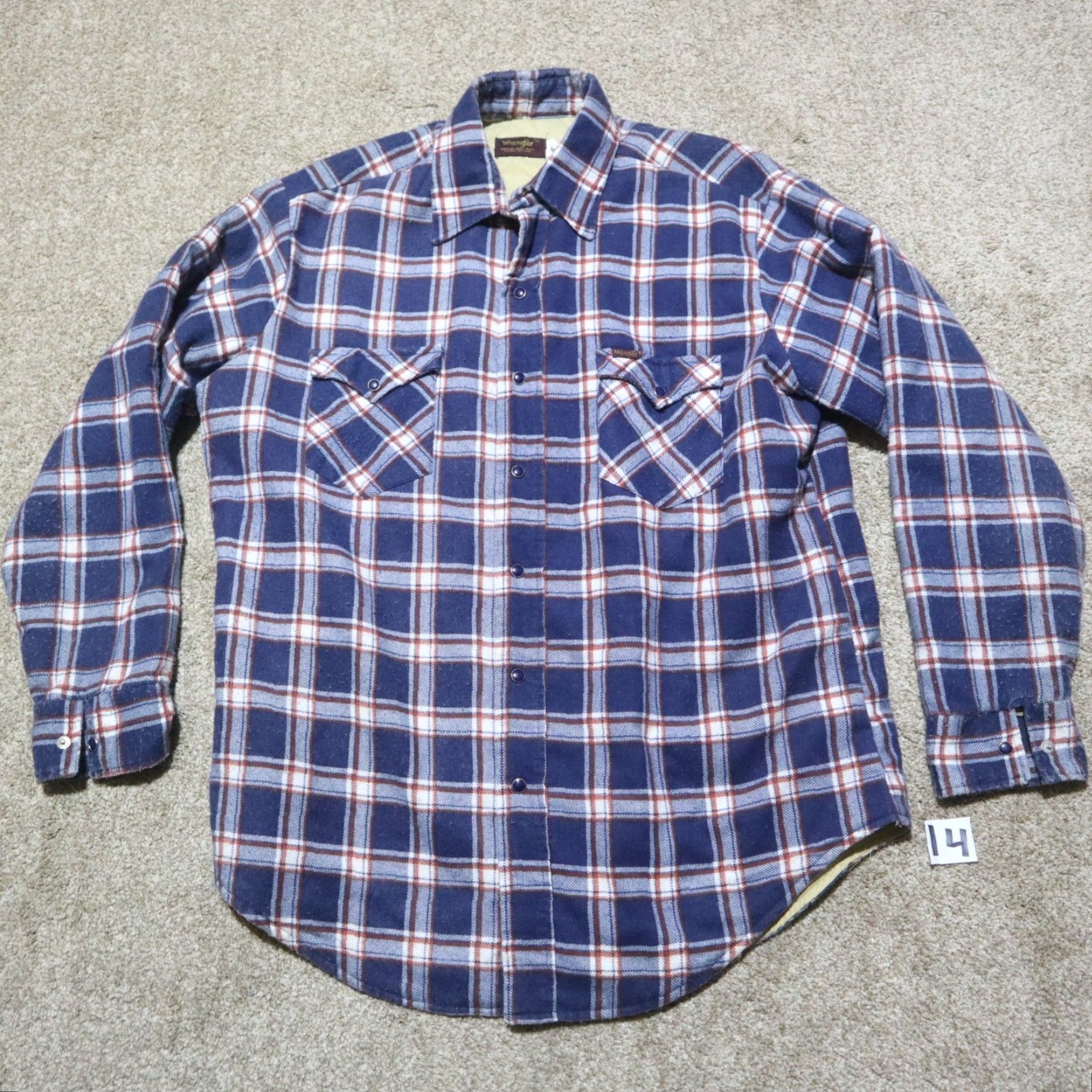 Wrangler VINTAGE Wrangler Coat Shirt Mens Large Blue Plaid Insulated Snap Button 46 Chest Fall Winter Fashion Workwear Size US L / EU 52-54 / 3 - 2 Thumbnail