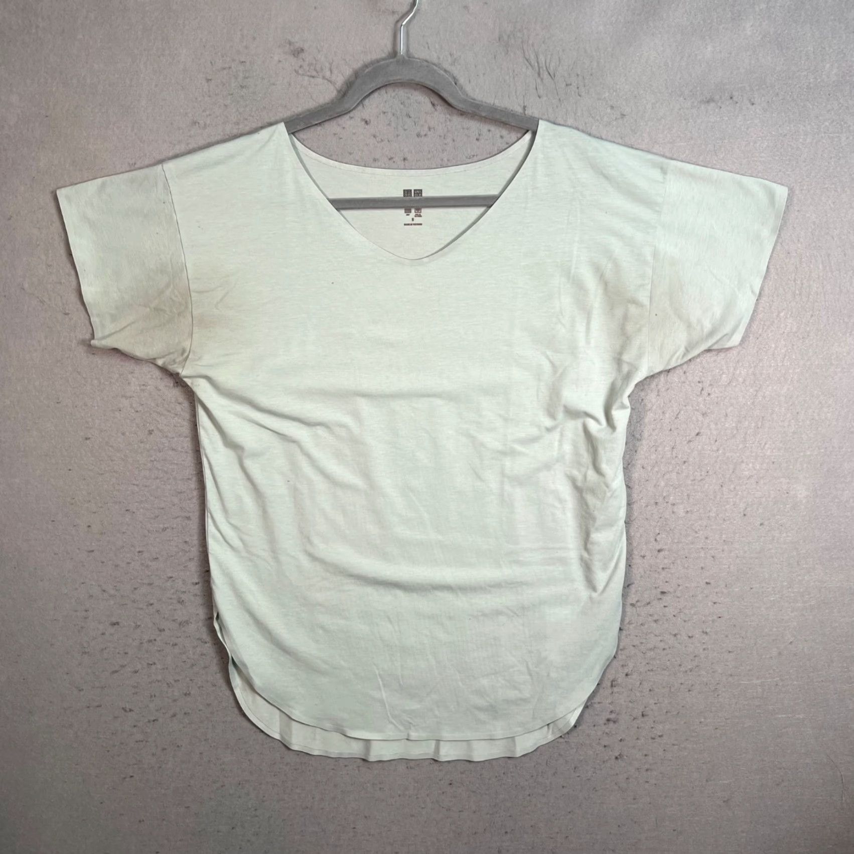 Uniqlo Uniqlo T-Shirt Small Light Green Short Sleeve Athletic Womens Size S / US 4 / IT 40 - 2 Thumbnail