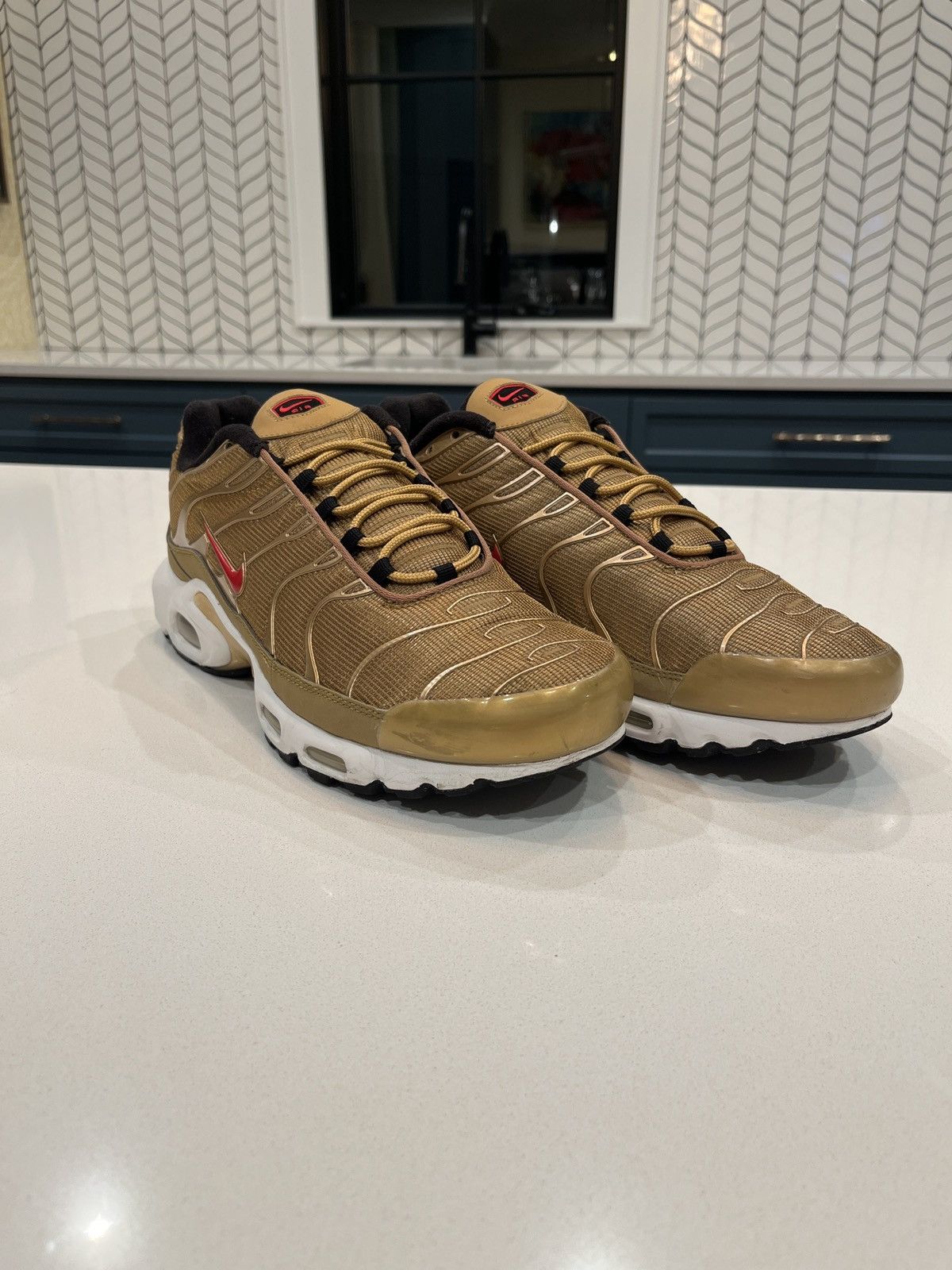 Nike Nike Air Max Plus “metallic gold” Size US 13 / EU 46 - 1 Thumbnail