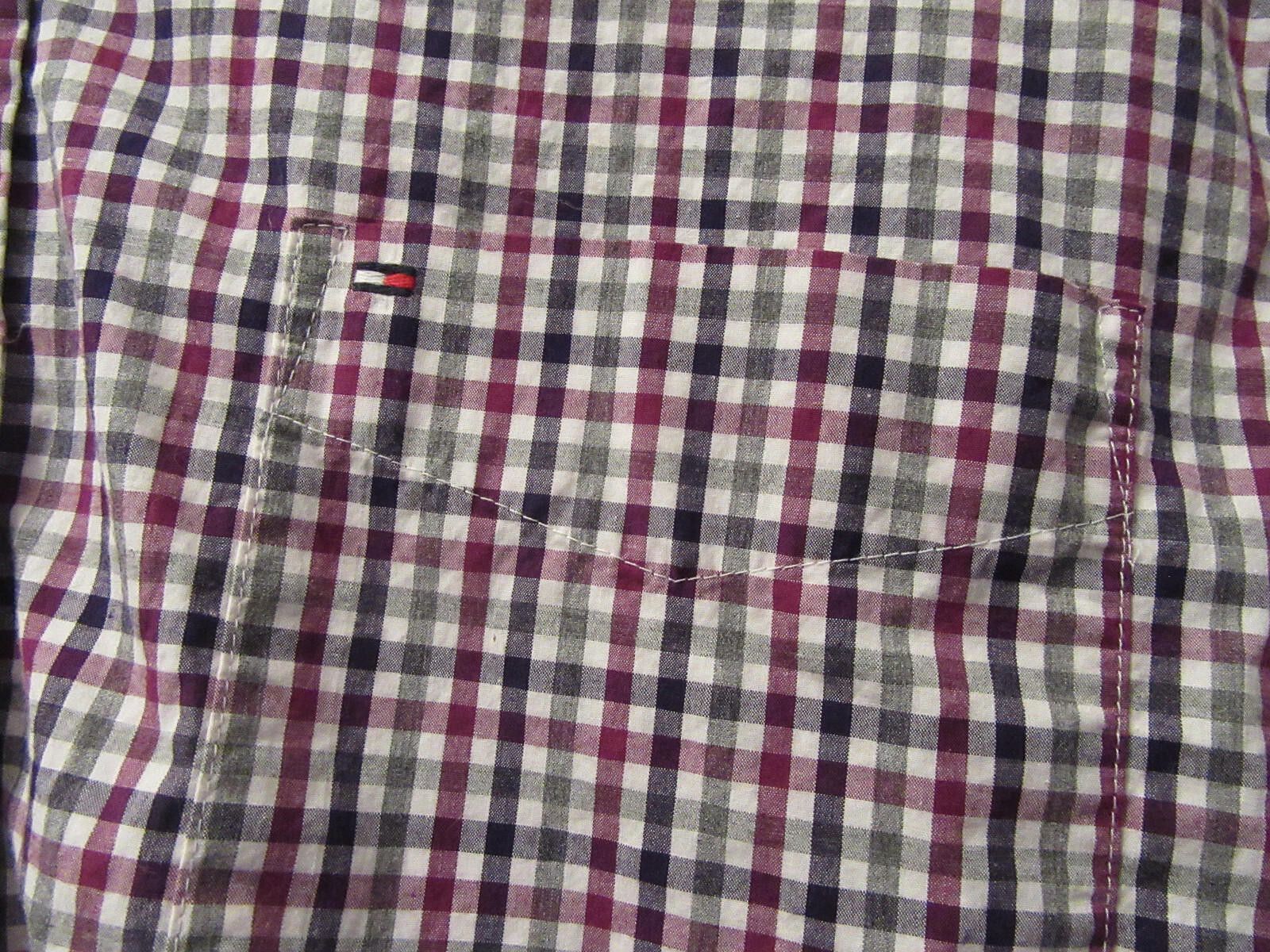Tommy Hilfiger Tommy Hilfiger Men Custom Fit Button Down Shirt Checkered XL Size US XL / EU 56 / 4 - 2 Thumbnail