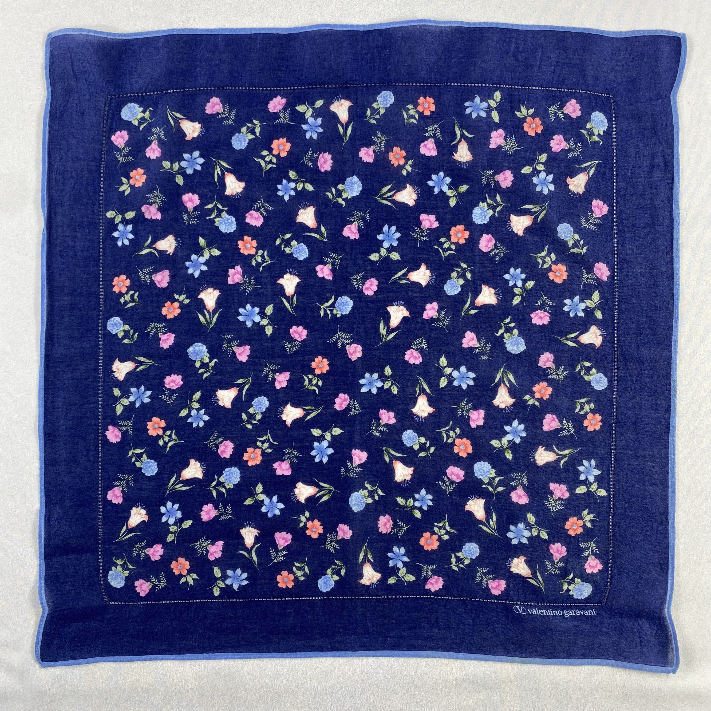 Valentino × Vintage Valentino Garavani Bandana/ Handkerchief / Neckerchief-P840 Size ONE SIZE - 1 Thumbnail