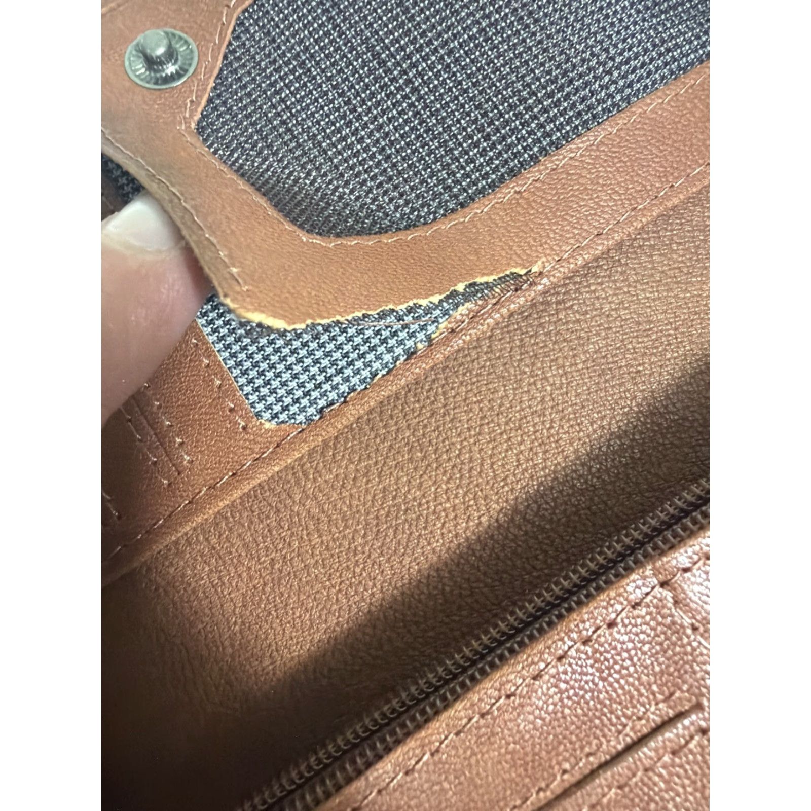 Arrow Spikes and Sparrow Wallet Clutch Brooklyn Brown Leather 3 Zip Compartments RFID Women Card Credit Folding Service? Size ONE SIZE - 7 Thumbnail