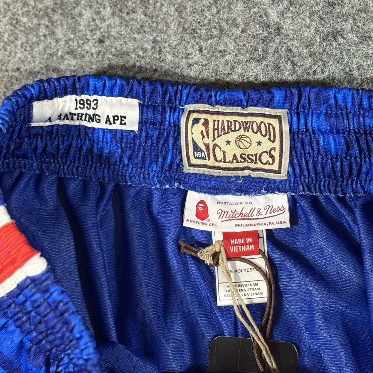 Bape × Mitchell & Ness BAPE x Mitchell & Ness New Jersey Nets Shorts Blue Size US 33 - 6 Thumbnail
