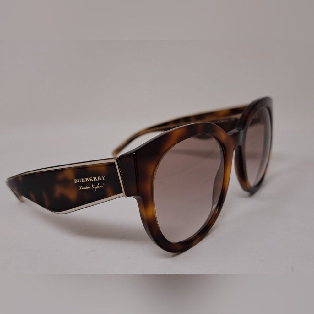 Burberry NWT Burberry Sunglasses Dark Havana Brown Gradient Round B4 Size ONE SIZE - 2 Thumbnail