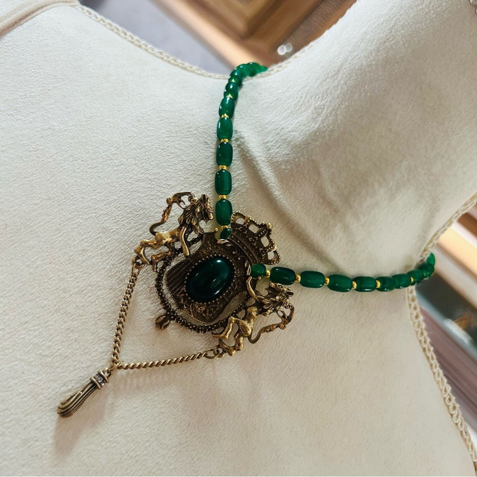 Handmade Handcrafted repurpose vintage lion crest jade necklace Size ONE SIZE - 1 Thumbnail