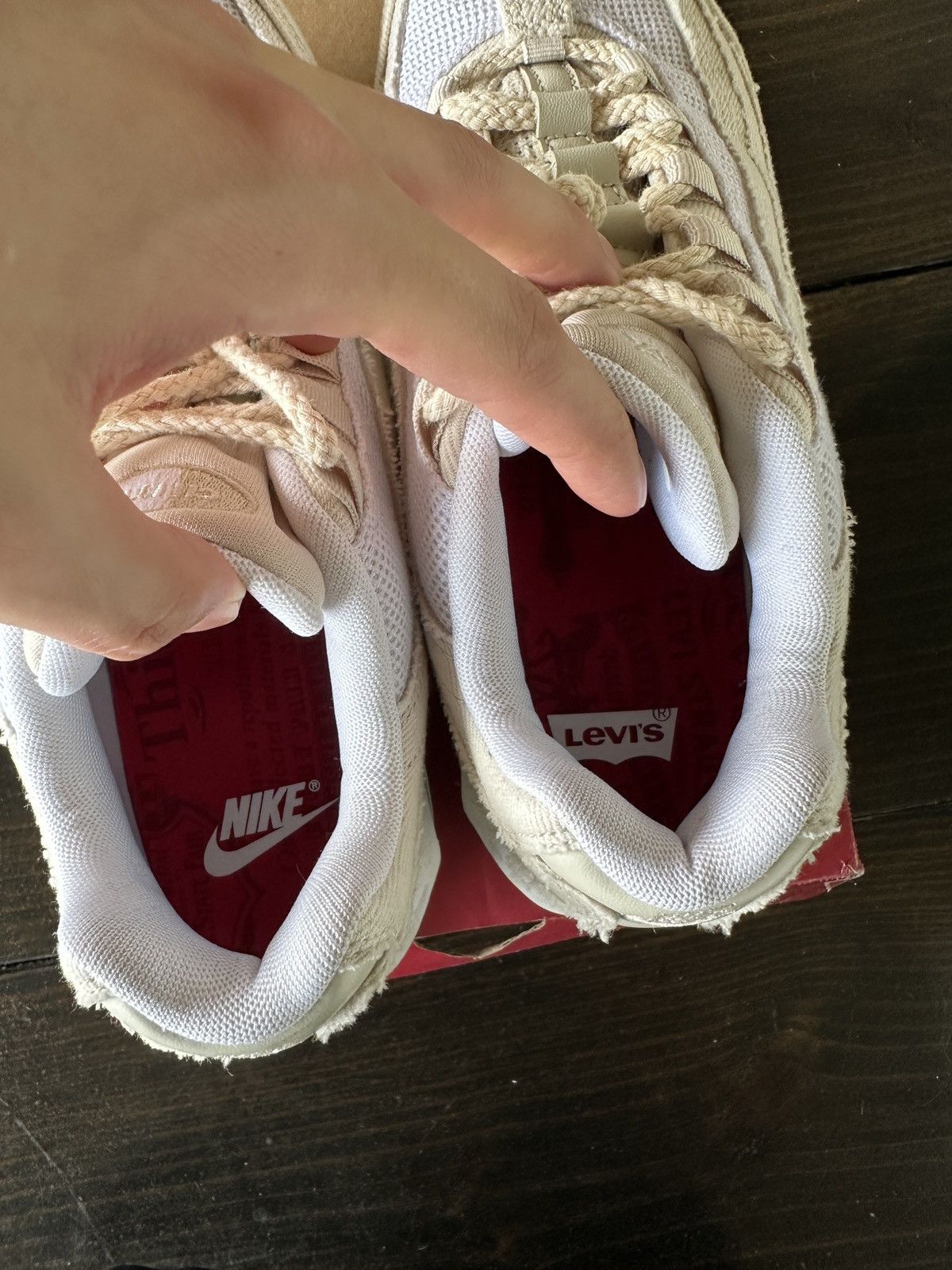Levi's × Nike Levi’s x Nike Air Max 95 White Size US 10.5 / EU 43-44 - 10 Thumbnail