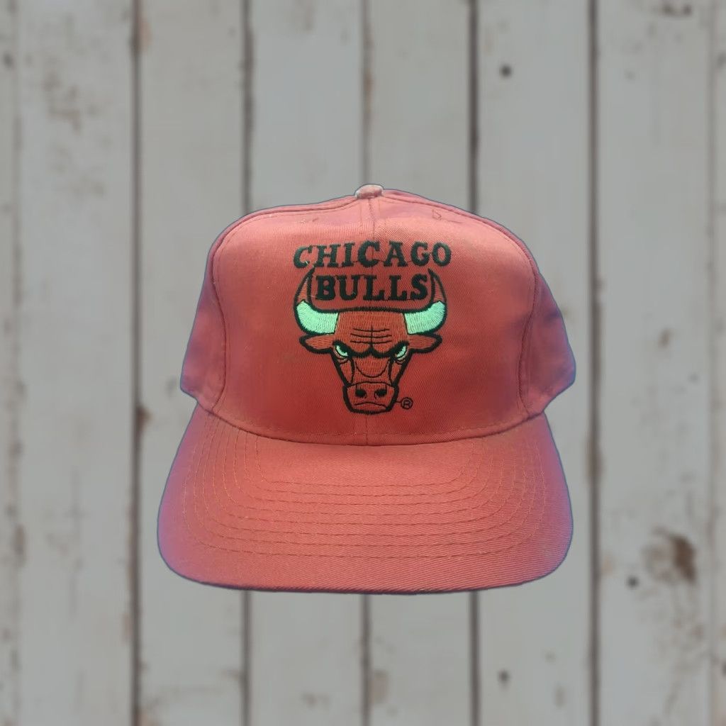 Vintage VINTAGE Chicago Bulls Otto Snapback Red Men's Adjustable hat NHL NBA Style Collectible Condition Issues Size ONE SIZE - 1 Thumbnail